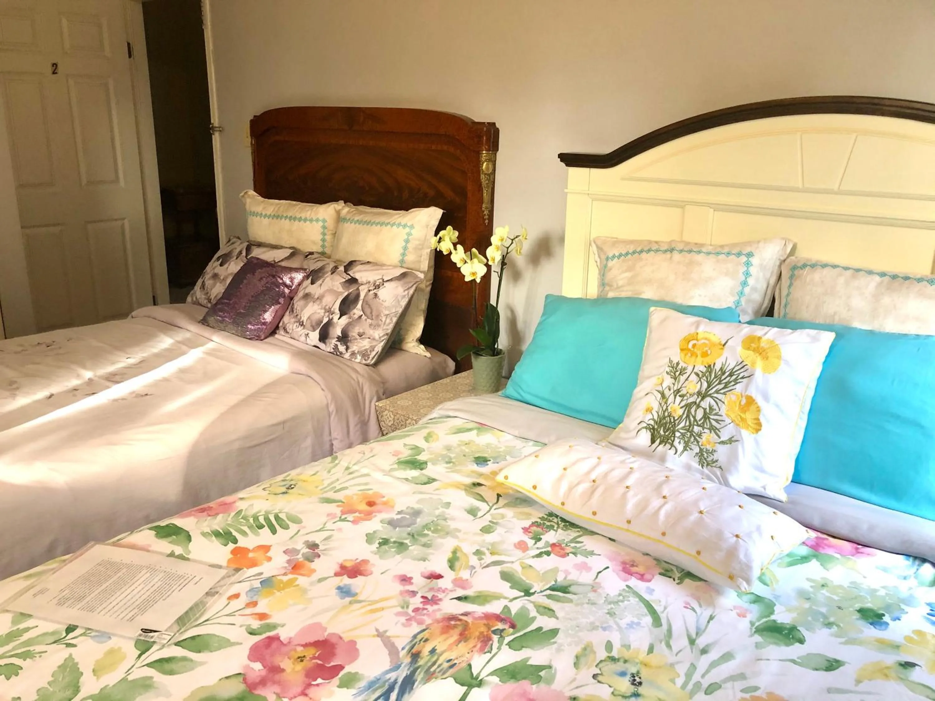 Bed in The Sunshine House-Free Parking