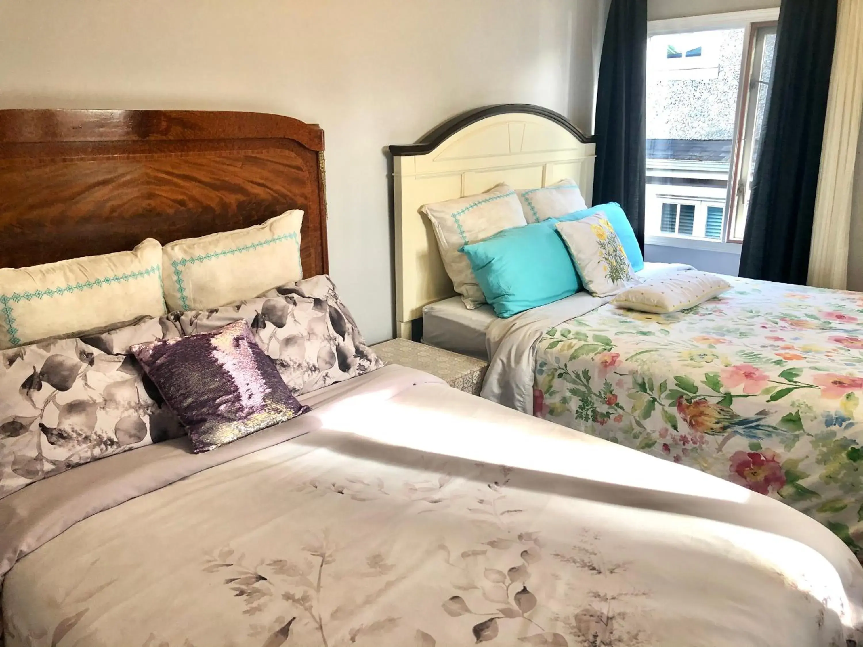 Queen Room with Extra Bed in The Sunshine House-Free Parking Queen Room with Extra Bed in The Sunshine House-Free Parking