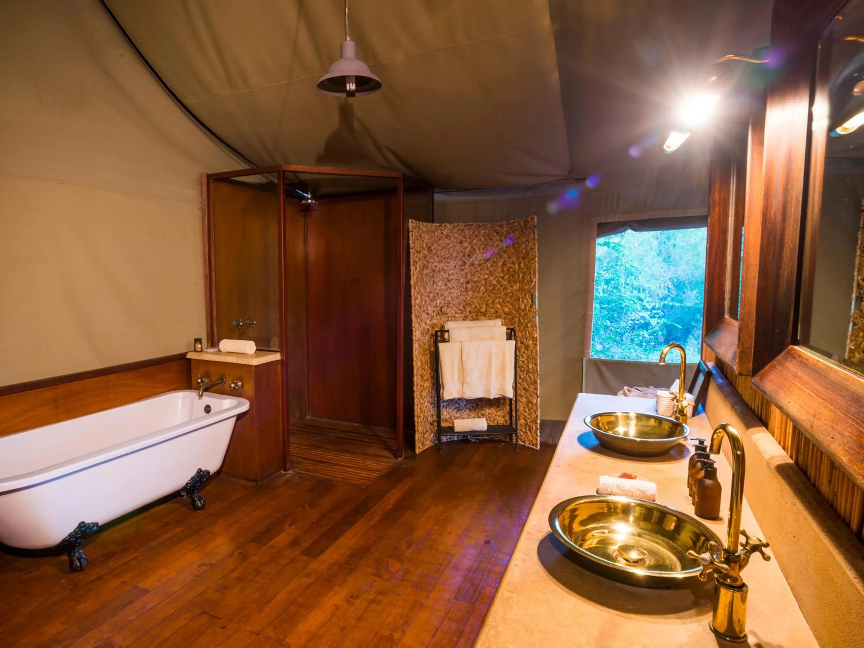 Shower in aha Thakadu River Camp