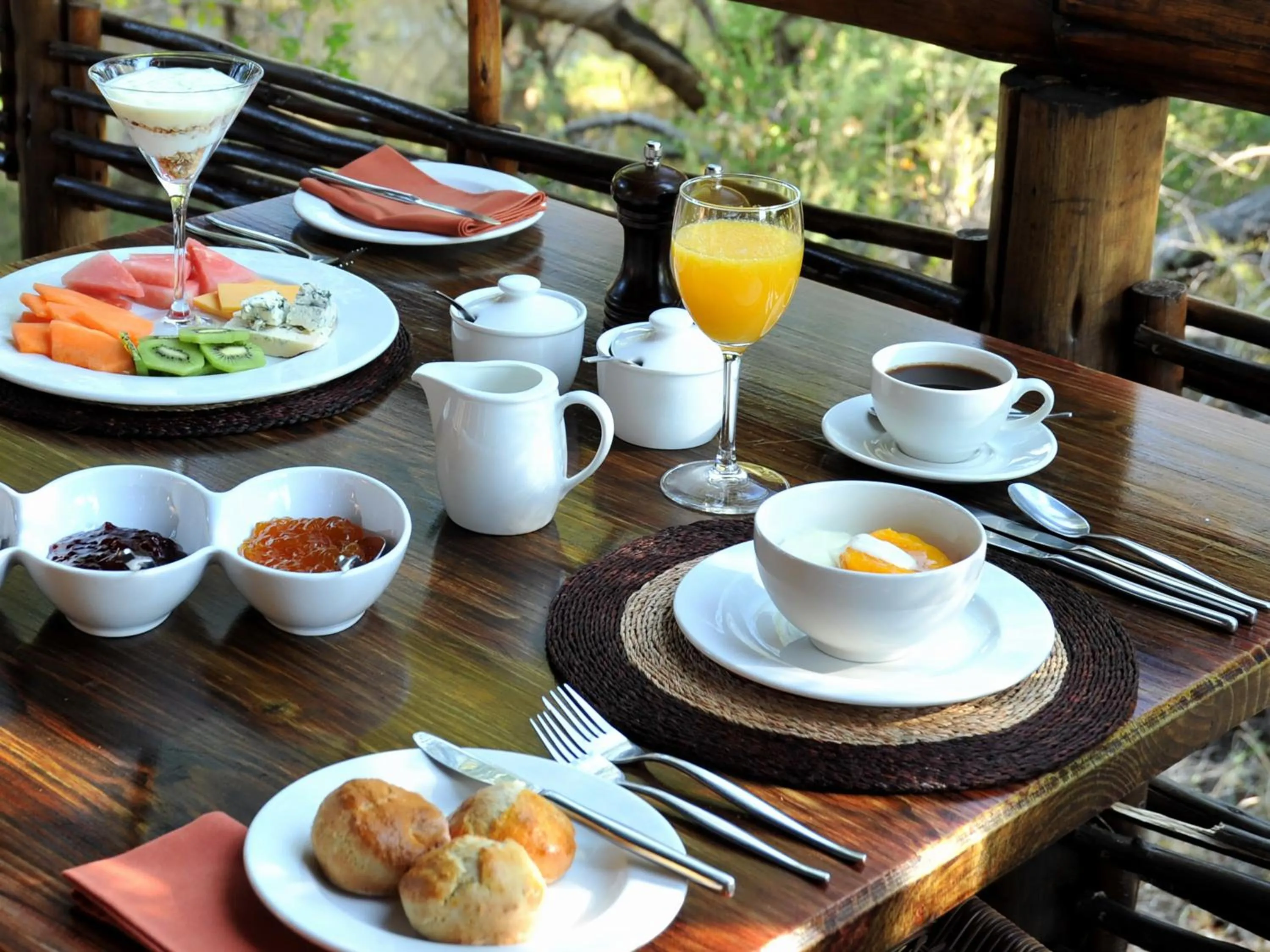 Food and drinks in aha Thakadu River Camp