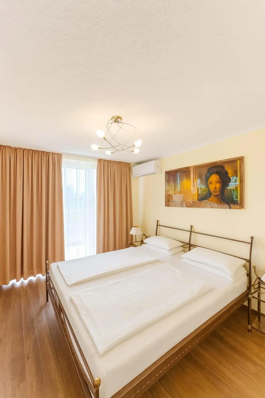 Photo of the whole room, Bed in Apartments Atomis Hotel Düsseldorf City