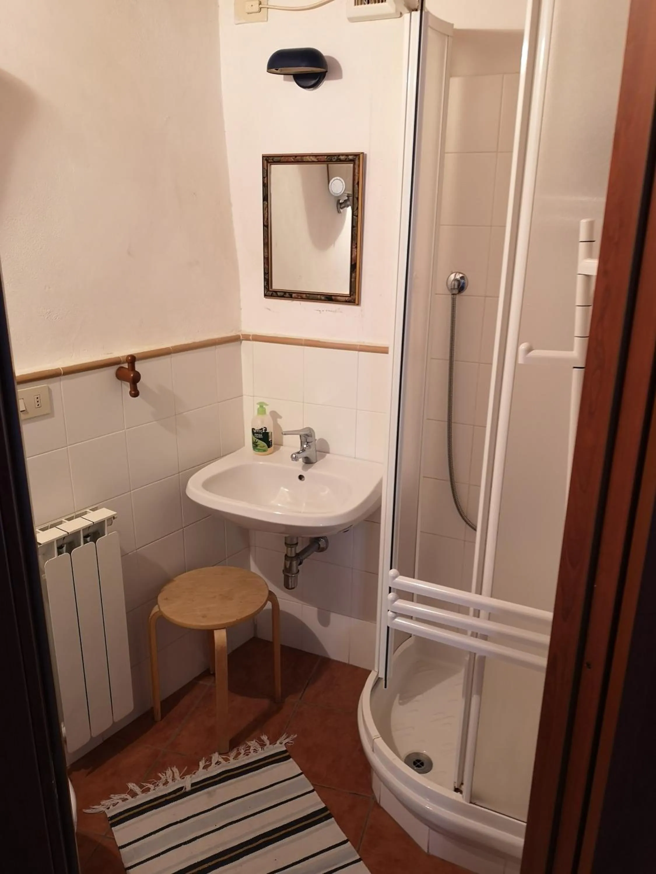 Shower in Antico Borgo di Torri