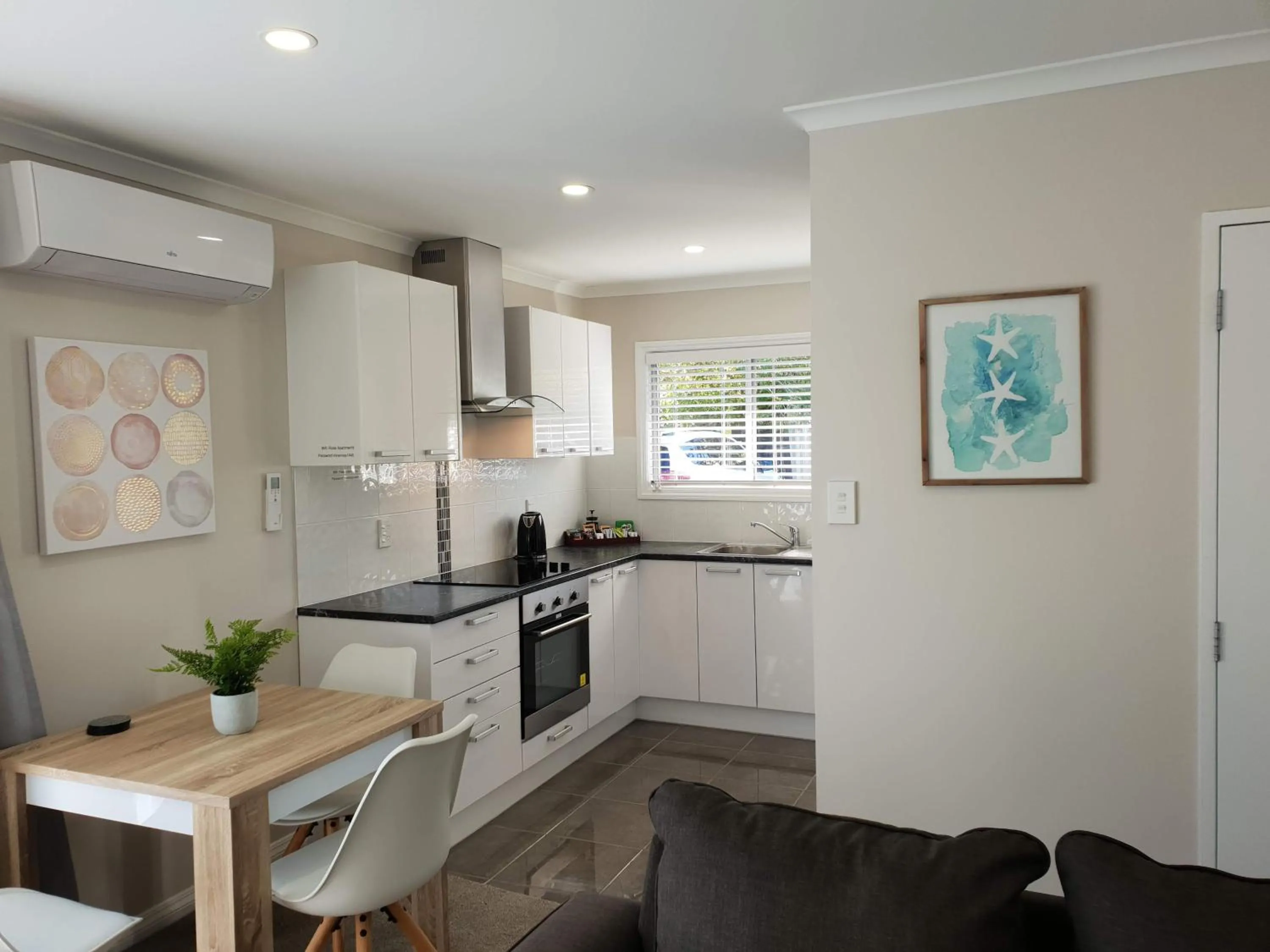 Rose Apartments Unit 1 Central Rotorua-Accommodation&Spa