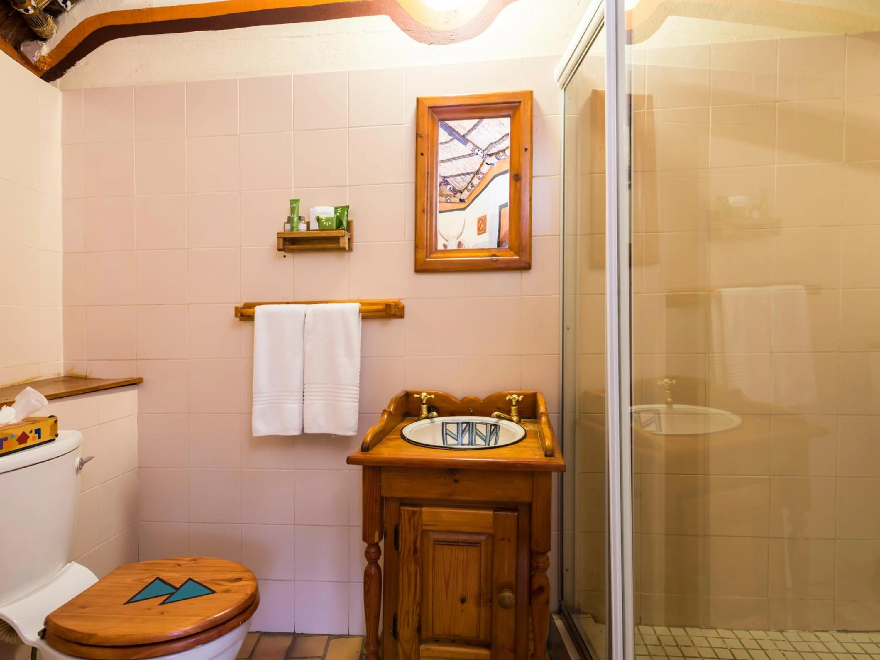 Shower in aha Lesedi African Lodge & Cultural Village