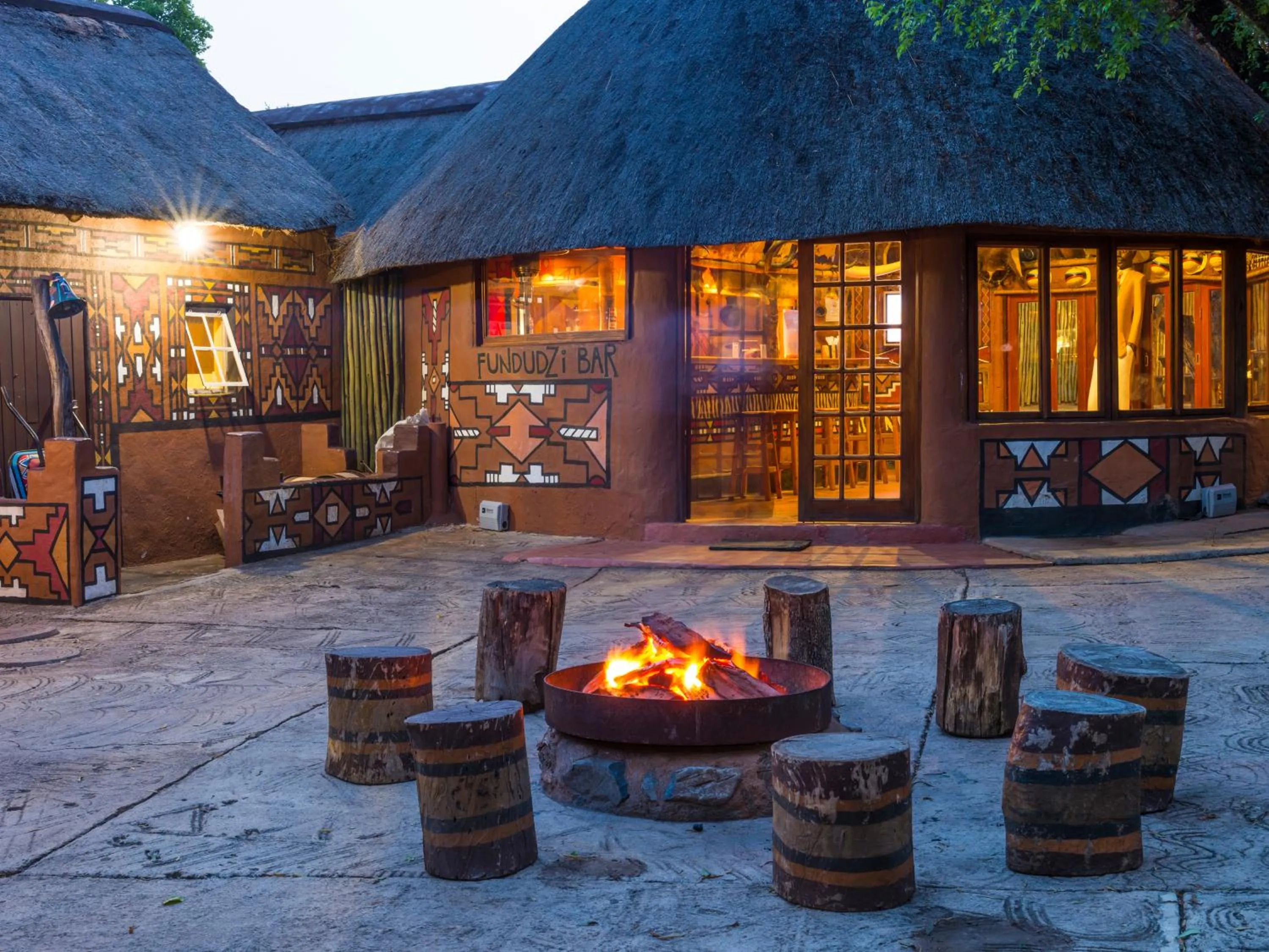 Restaurant/places to eat in aha Lesedi African Lodge & Cultural Village