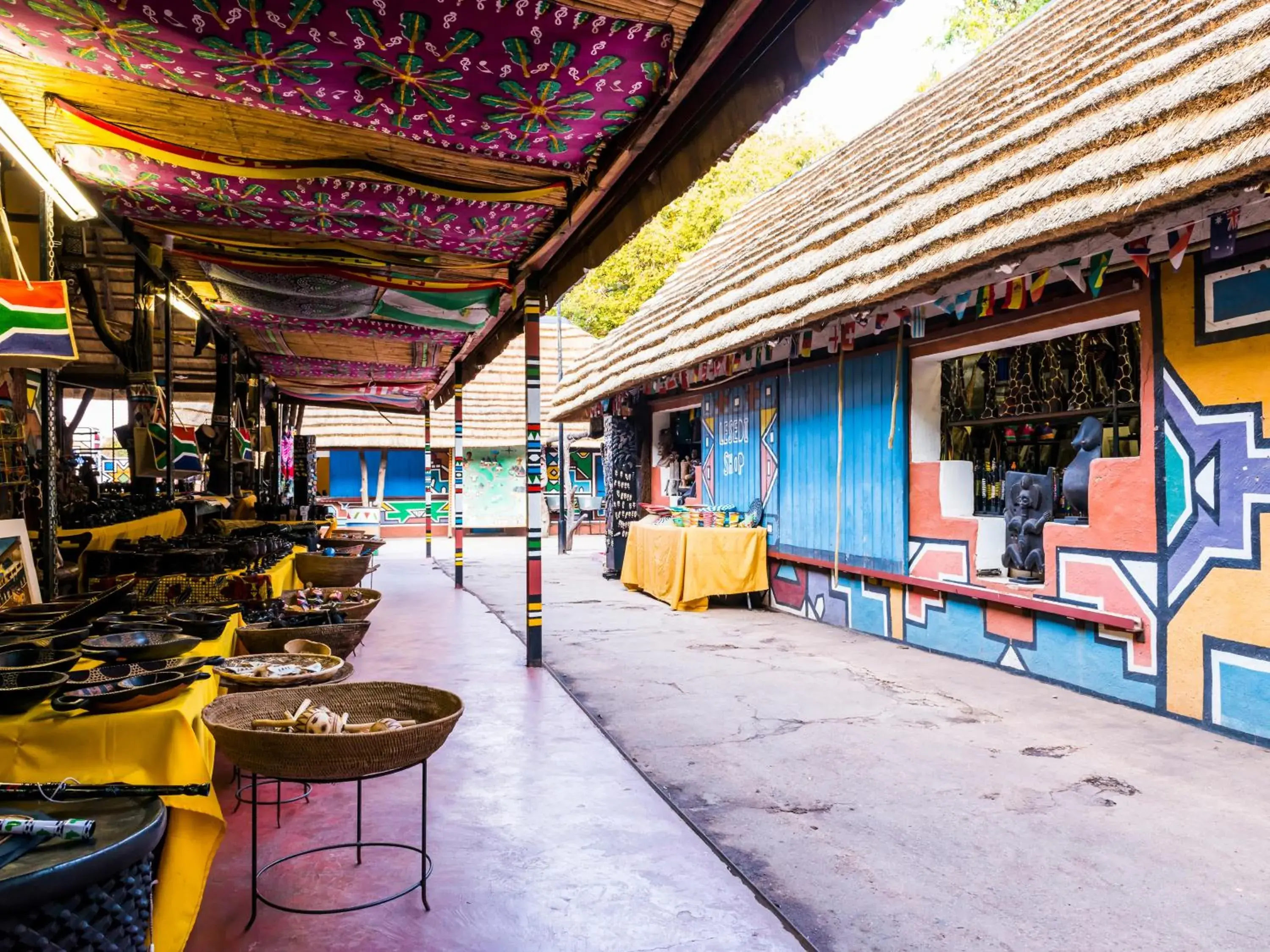 aha Lesedi African Lodge & Cultural Village aha Lesedi African Lodge & Cultural Village