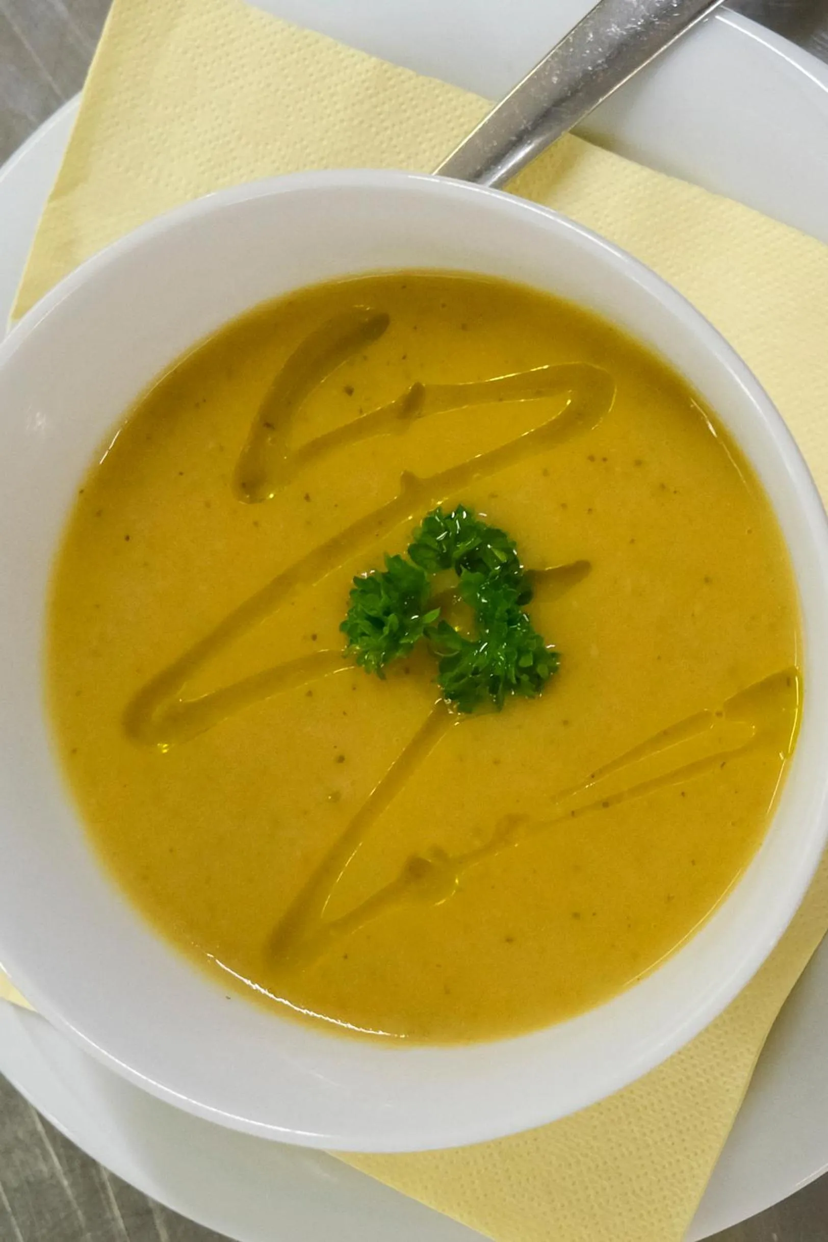 Restaurant/places to eat in Hotel Eden