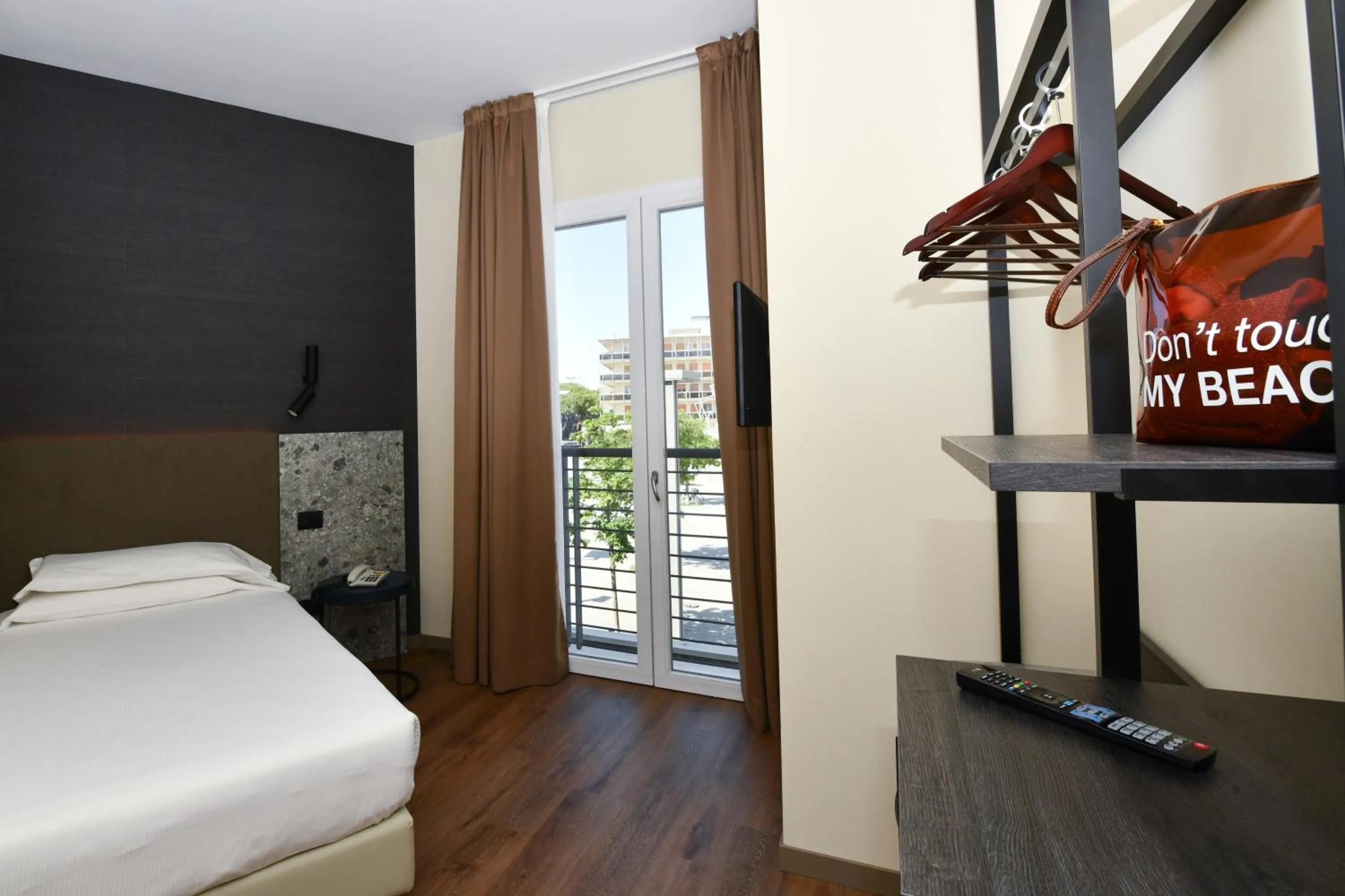 Photo of the whole room, Bed in Hotel Eden