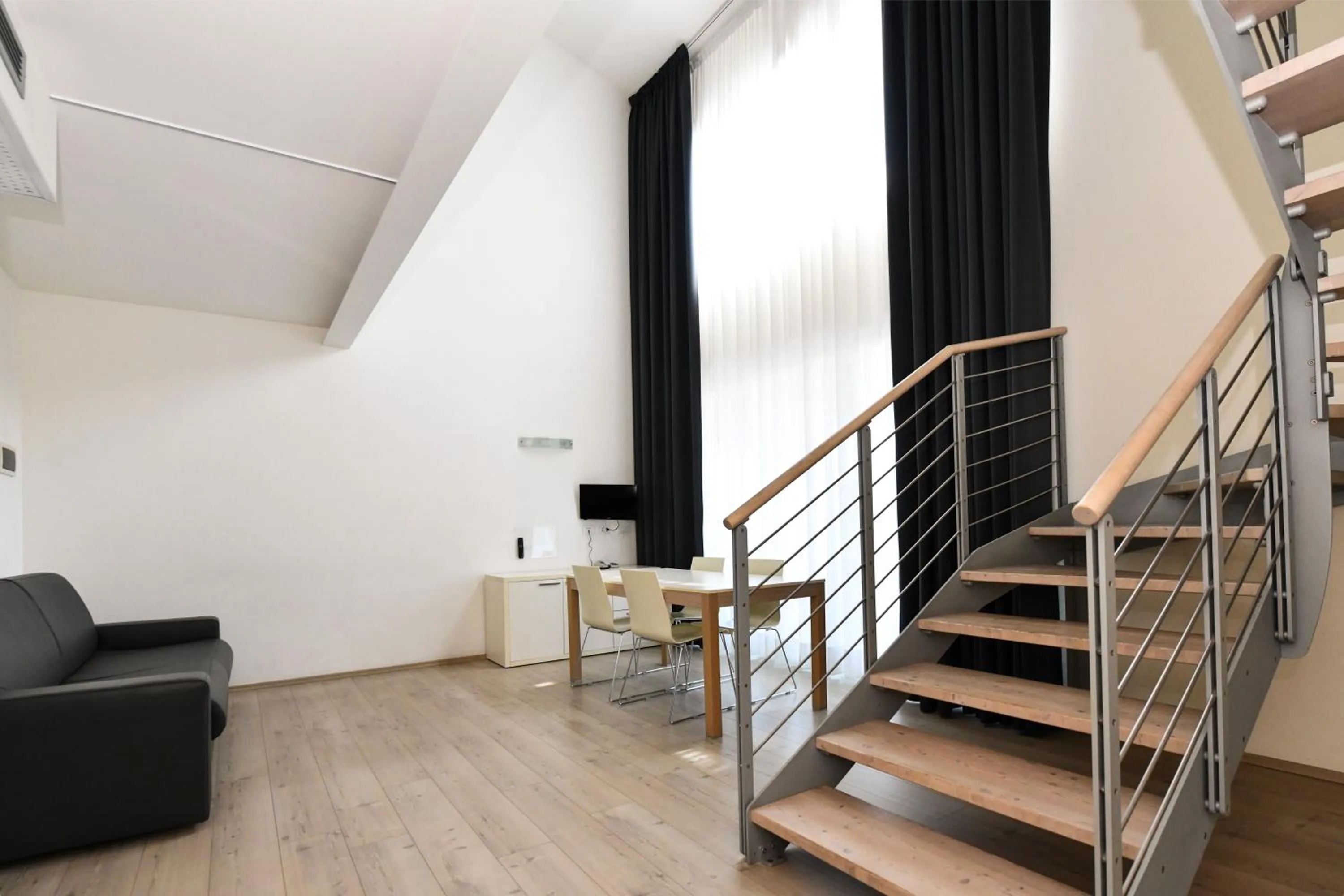 Photo of the whole room in Hotel Eden