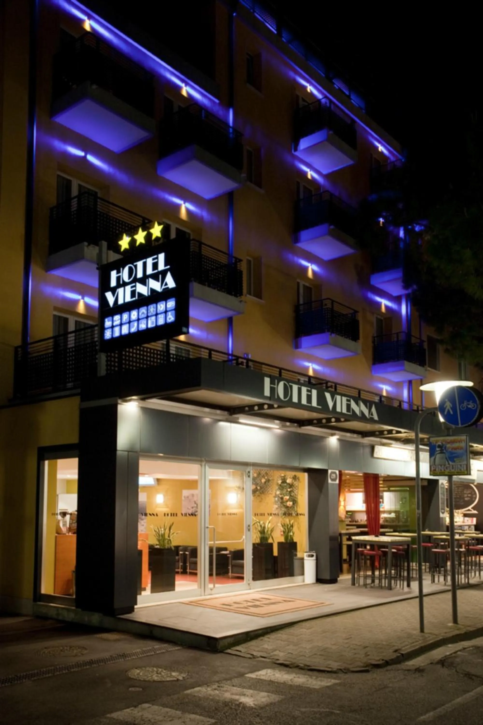 Facade/entrance in Hotel Vienna