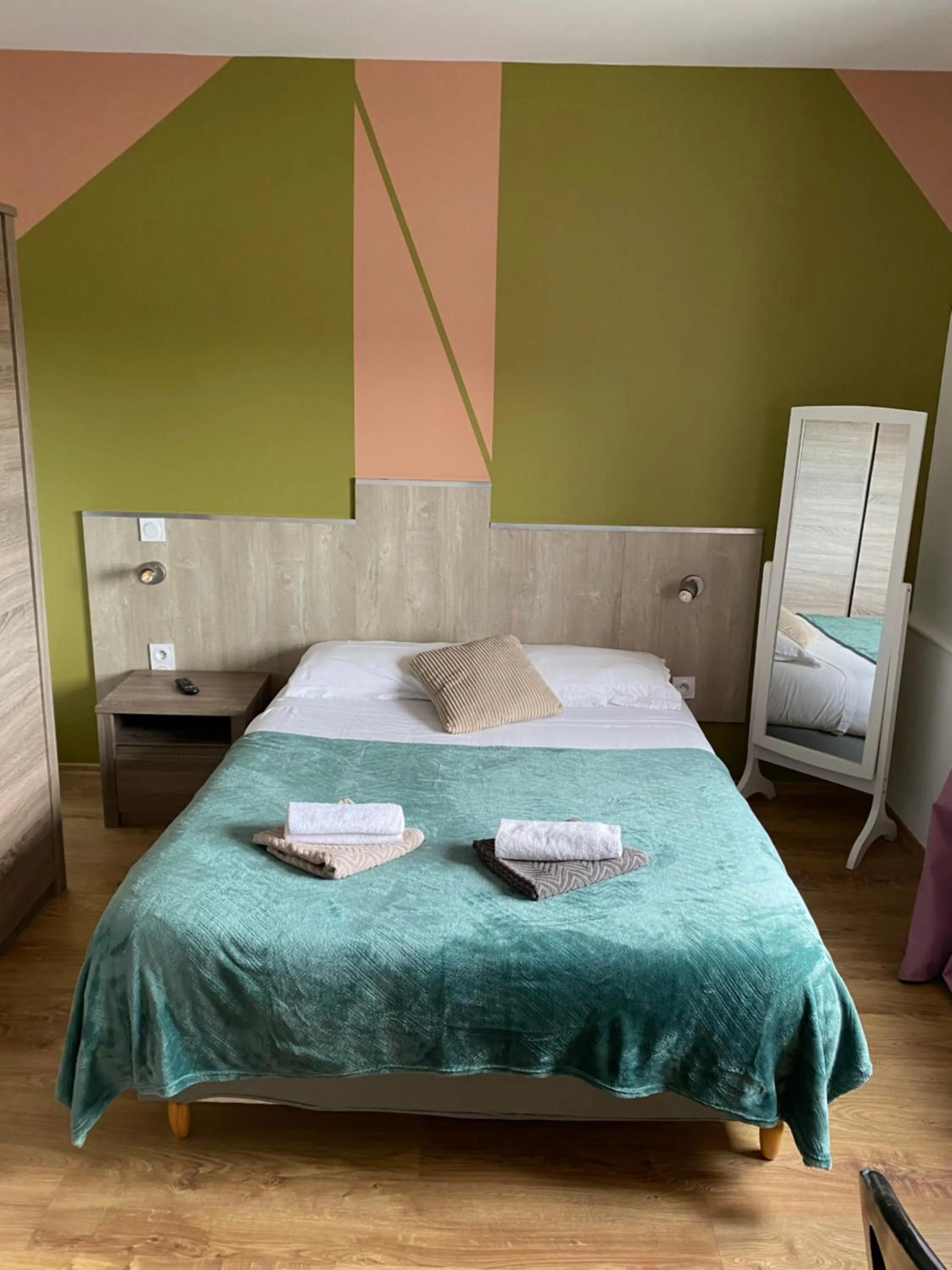 Bed in Hôtel Le Saint Amand