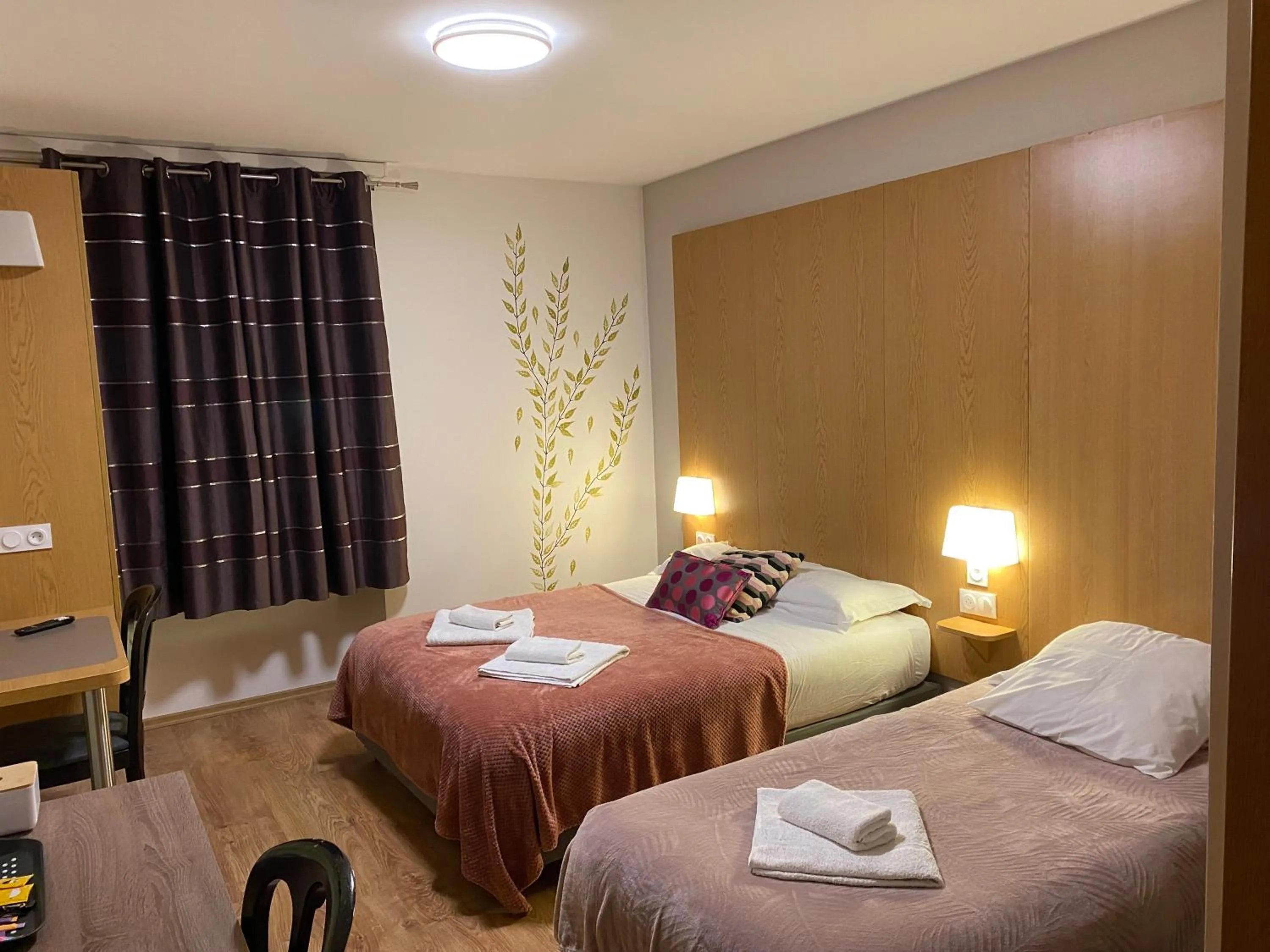 Bed in Hôtel Le Saint Amand