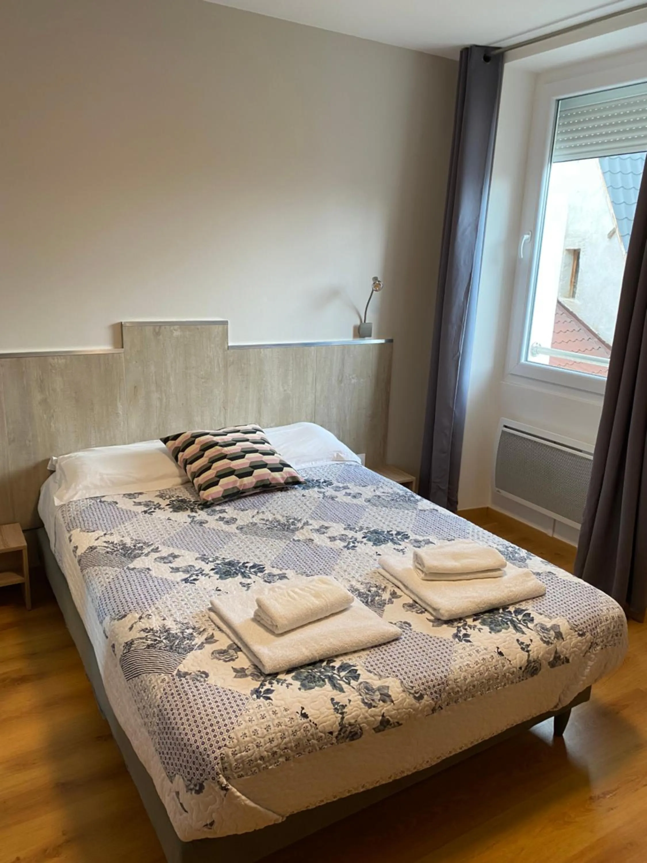 Bed in Hôtel Le Saint Amand