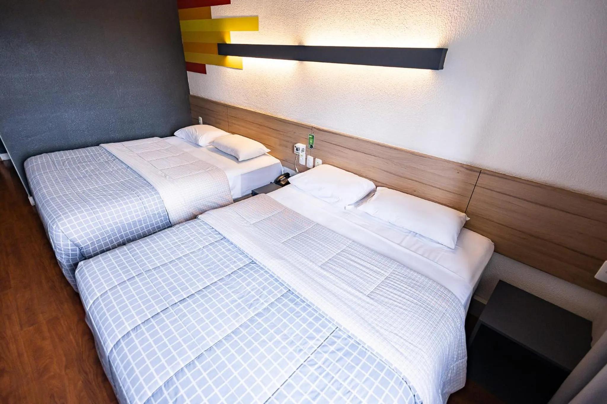 Photo of the whole room, Bed in Hotel 10 Curitiba