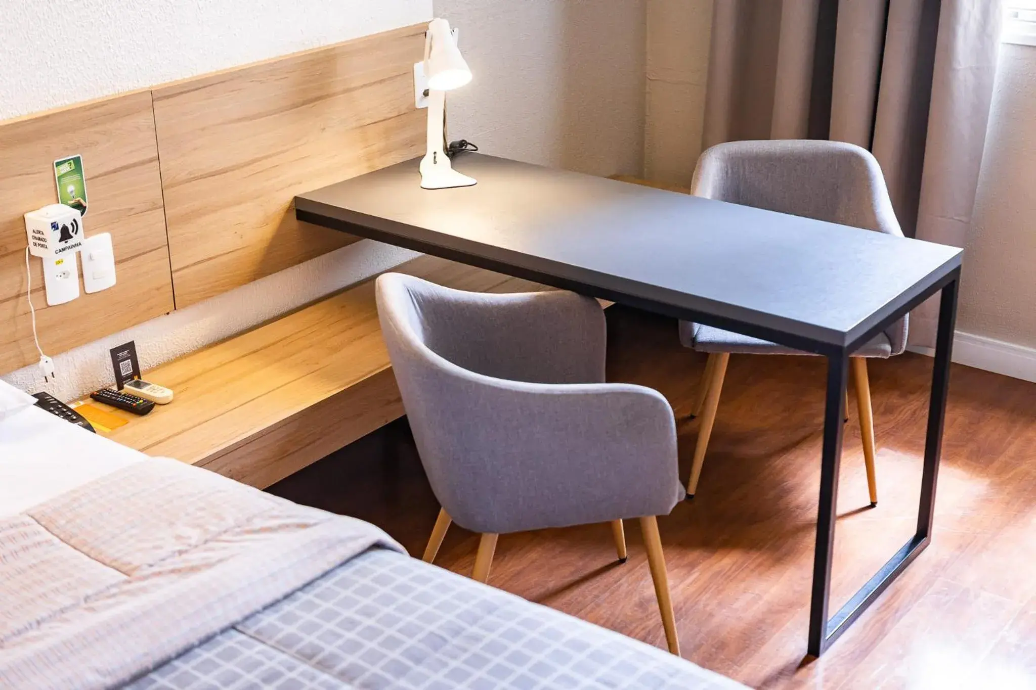 Photo of the whole room, Bed in Hotel 10 Curitiba Photo of the whole room, Bed in Hotel 10 Curitiba