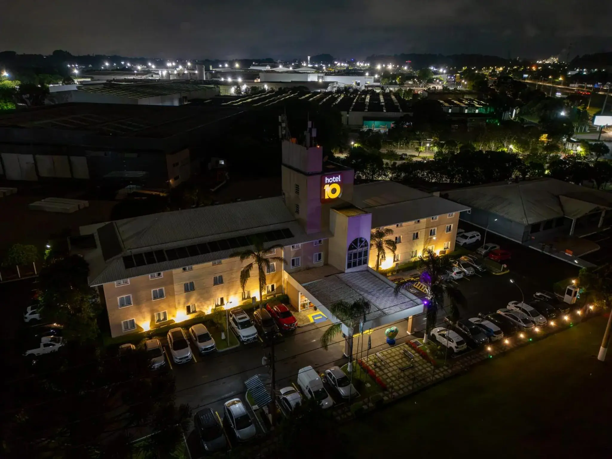 Property building in Hotel 10 Curitiba Property building in Hotel 10 Curitiba