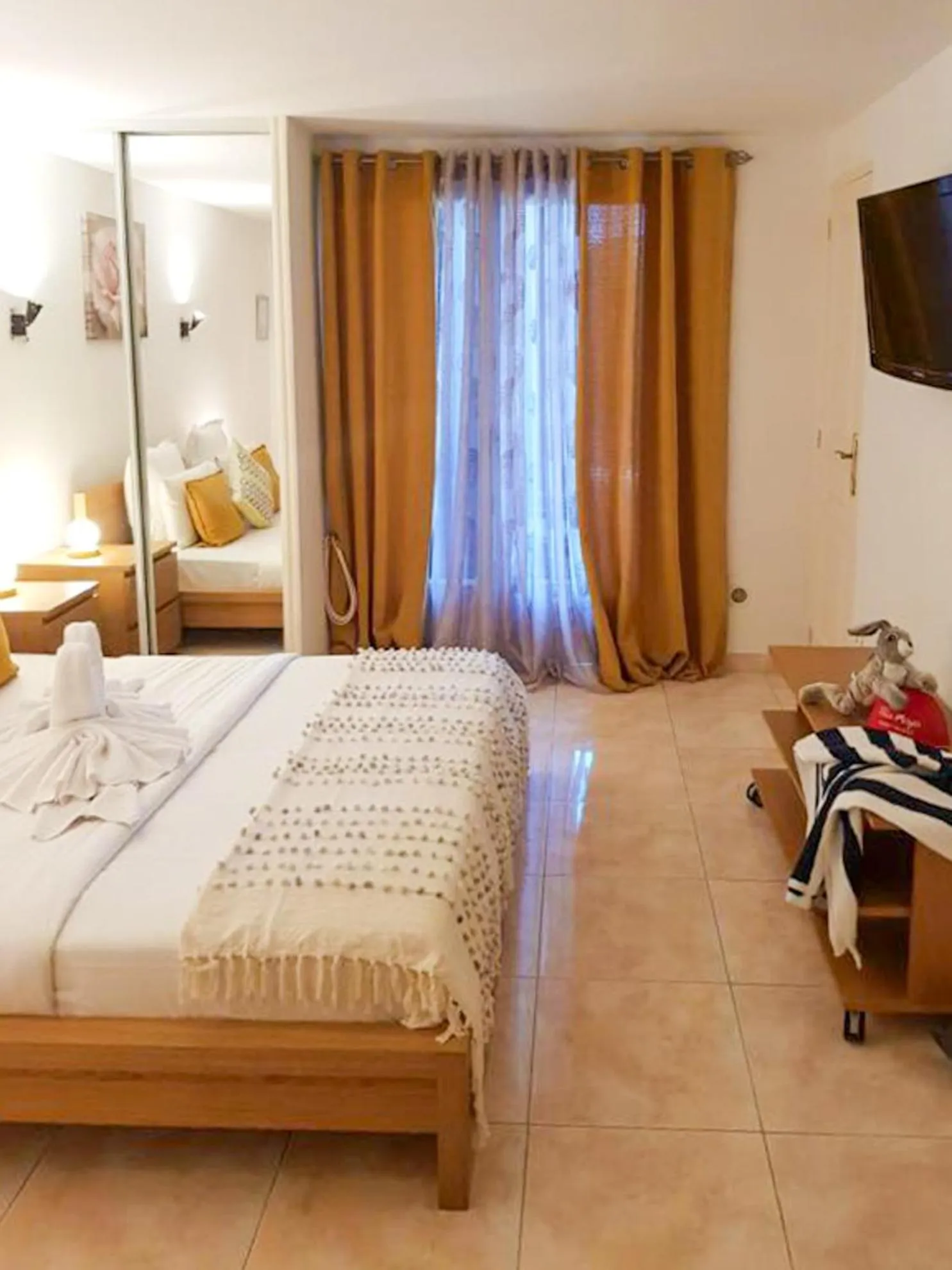 Bed in Hôtel Villa Maya - Golfe de Saint-Tropez