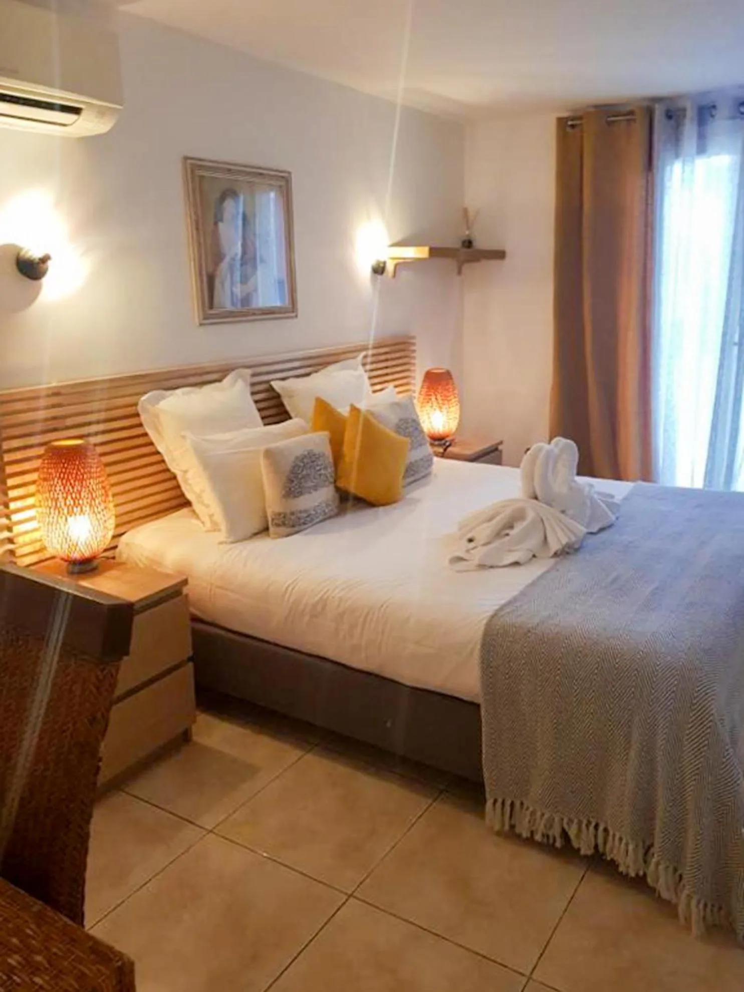 Bed in Hôtel Villa Maya - Golfe de Saint-Tropez