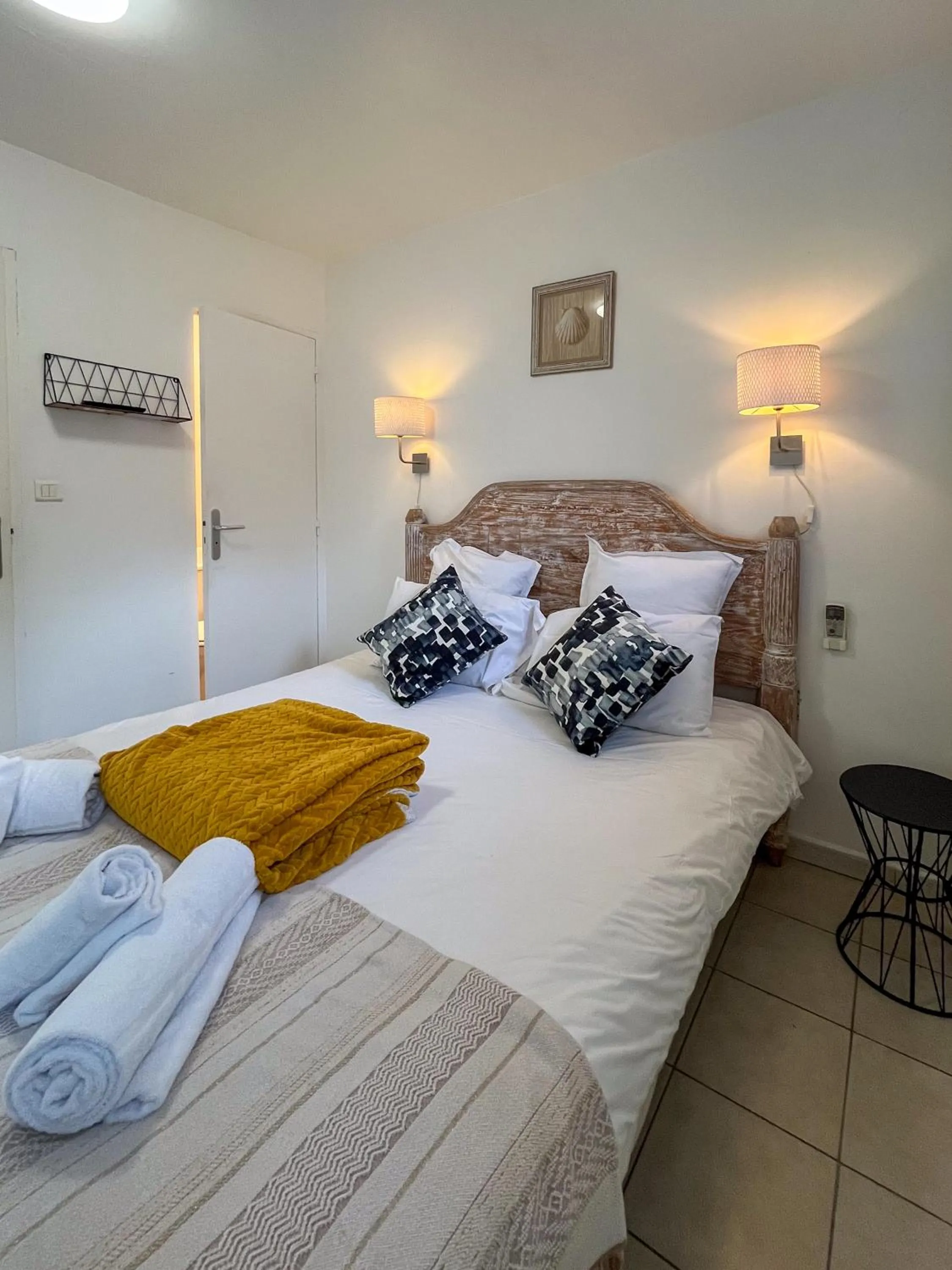 Bed in Hôtel Villa Maya - Golfe de Saint-Tropez