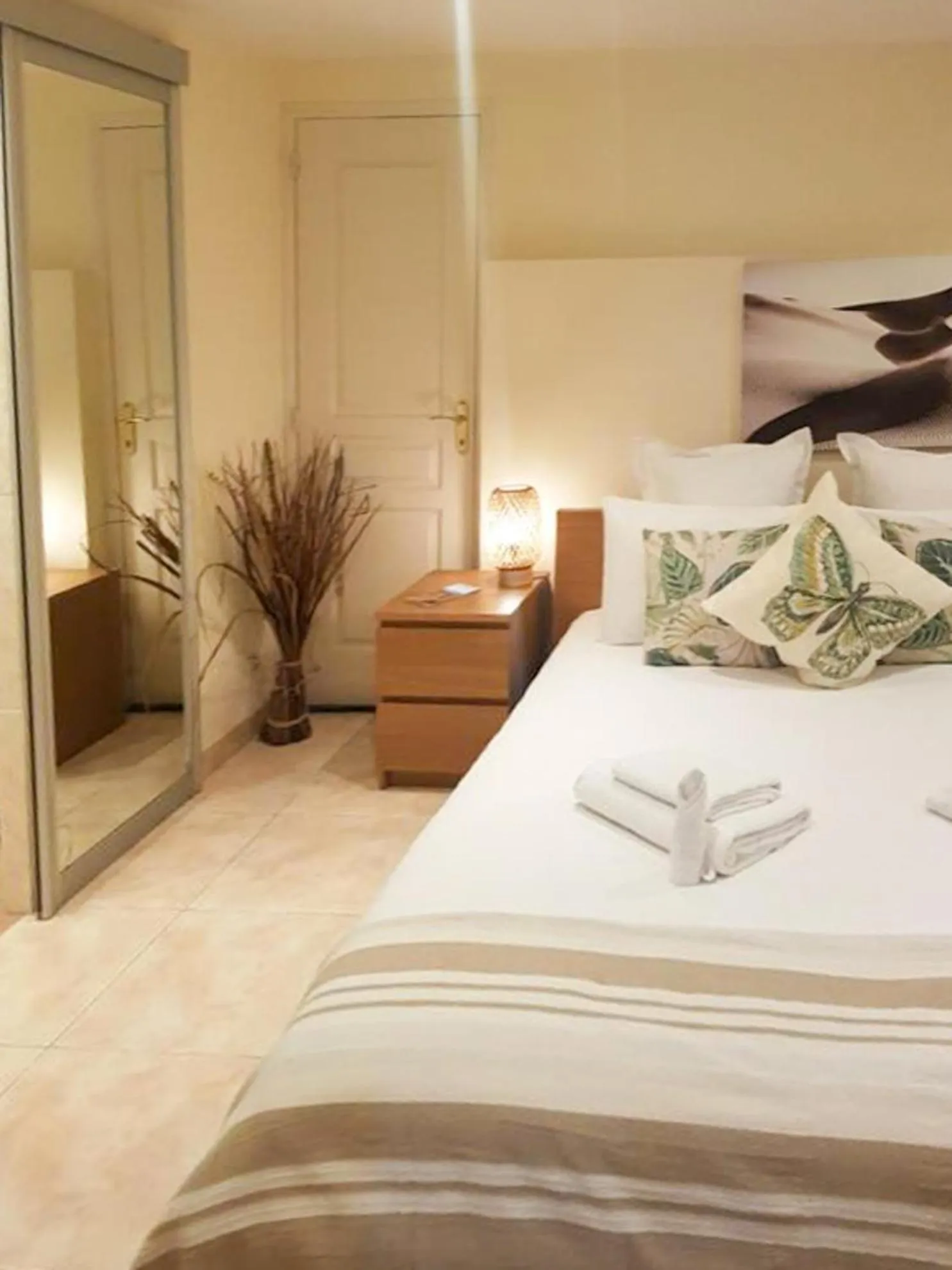 Bed in Hôtel Villa Maya - Golfe de Saint-Tropez