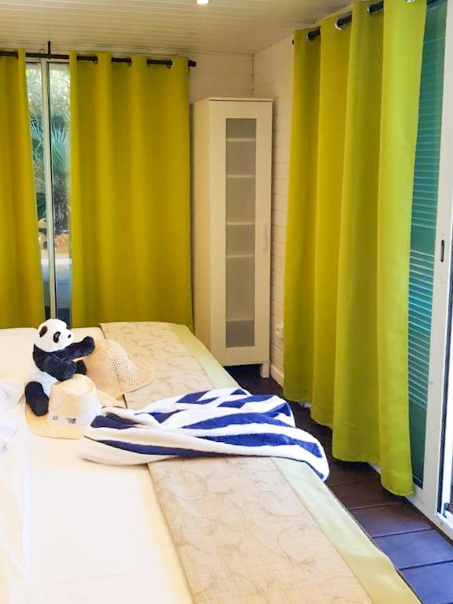 Bed in Hôtel Villa Maya - Golfe de Saint-Tropez