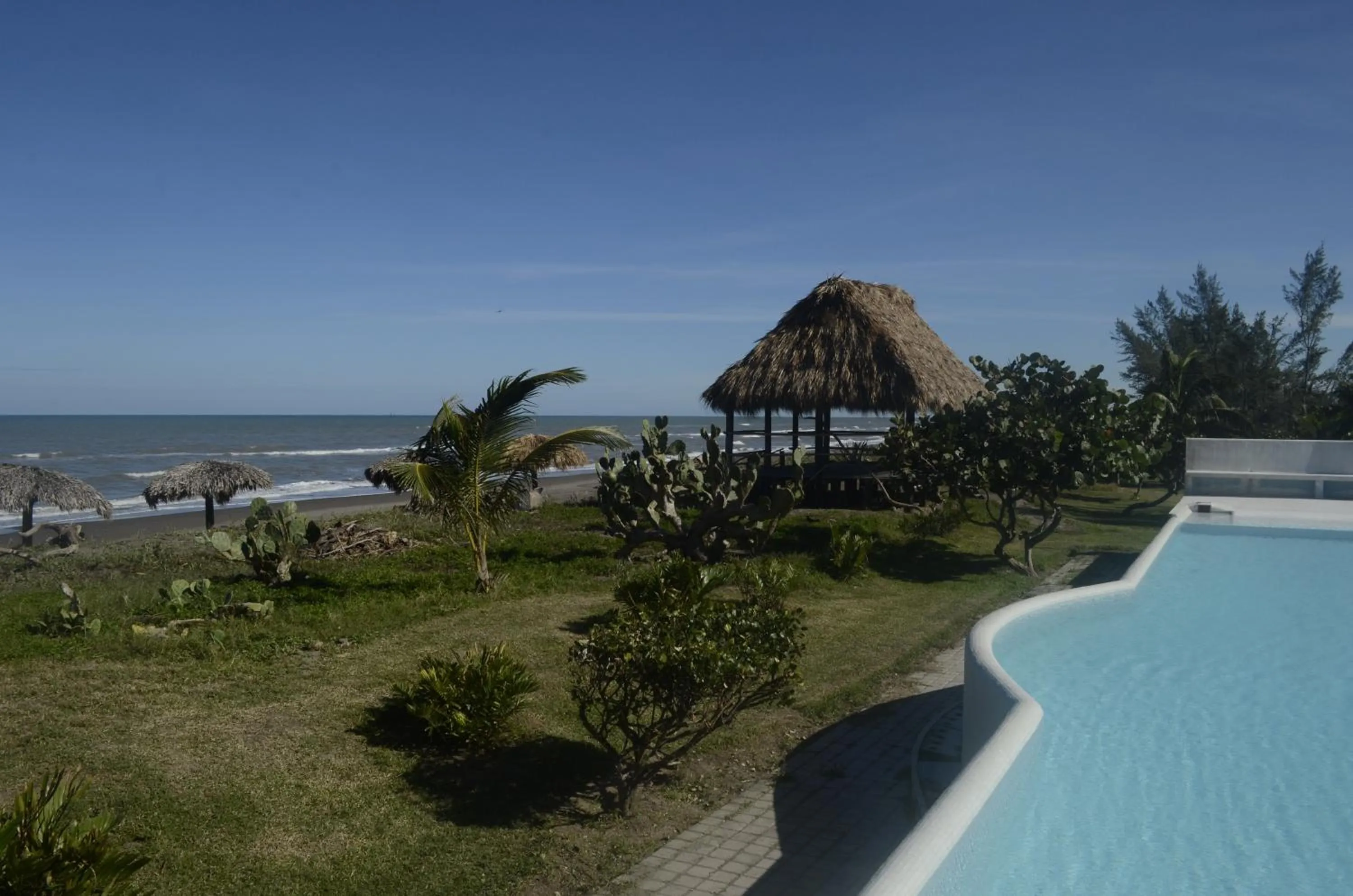 Swimming pool in Hotel Istirinchá