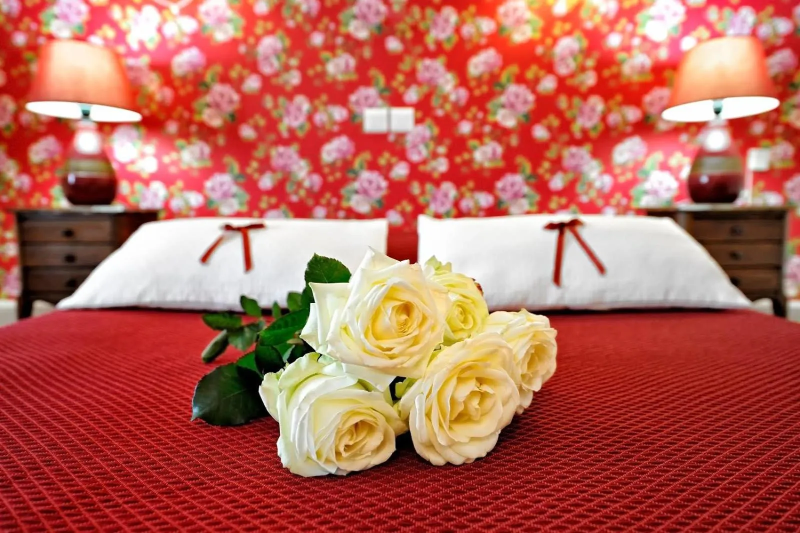 Bed in Hotel La Roseraie