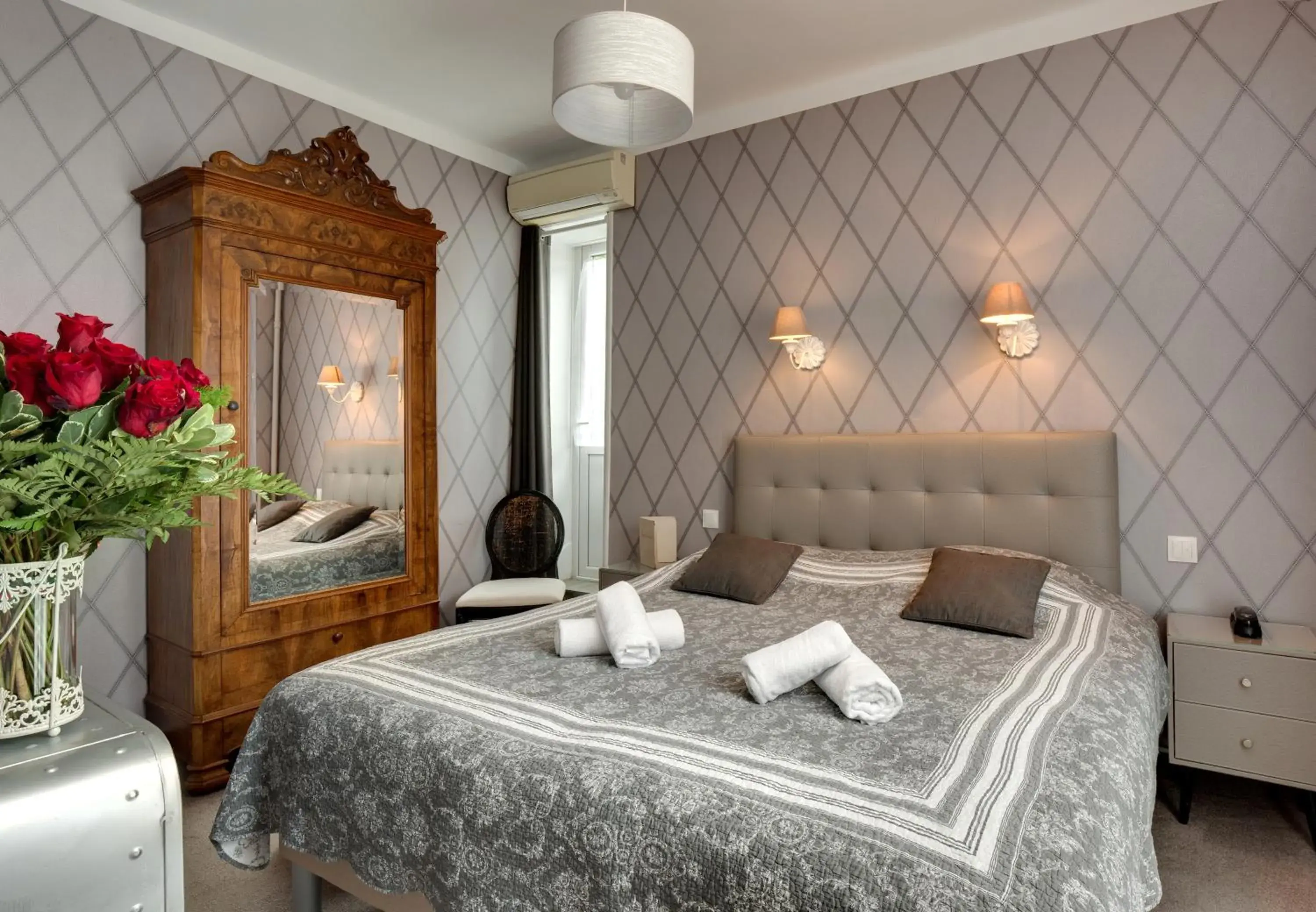 Double or Twin Room in Hotel La Roseraie Double or Twin Room in Hotel La Roseraie