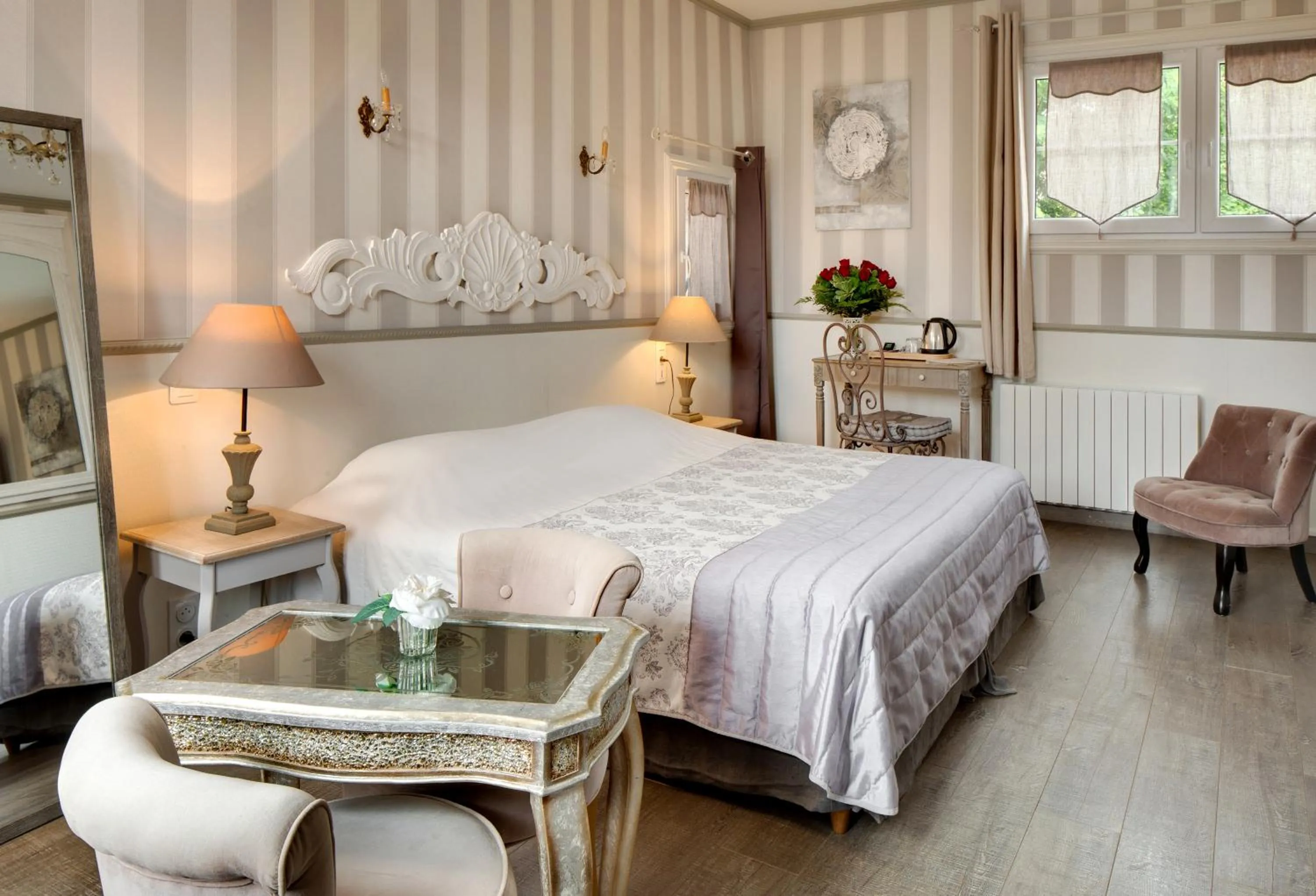 Bed in Hotel La Roseraie