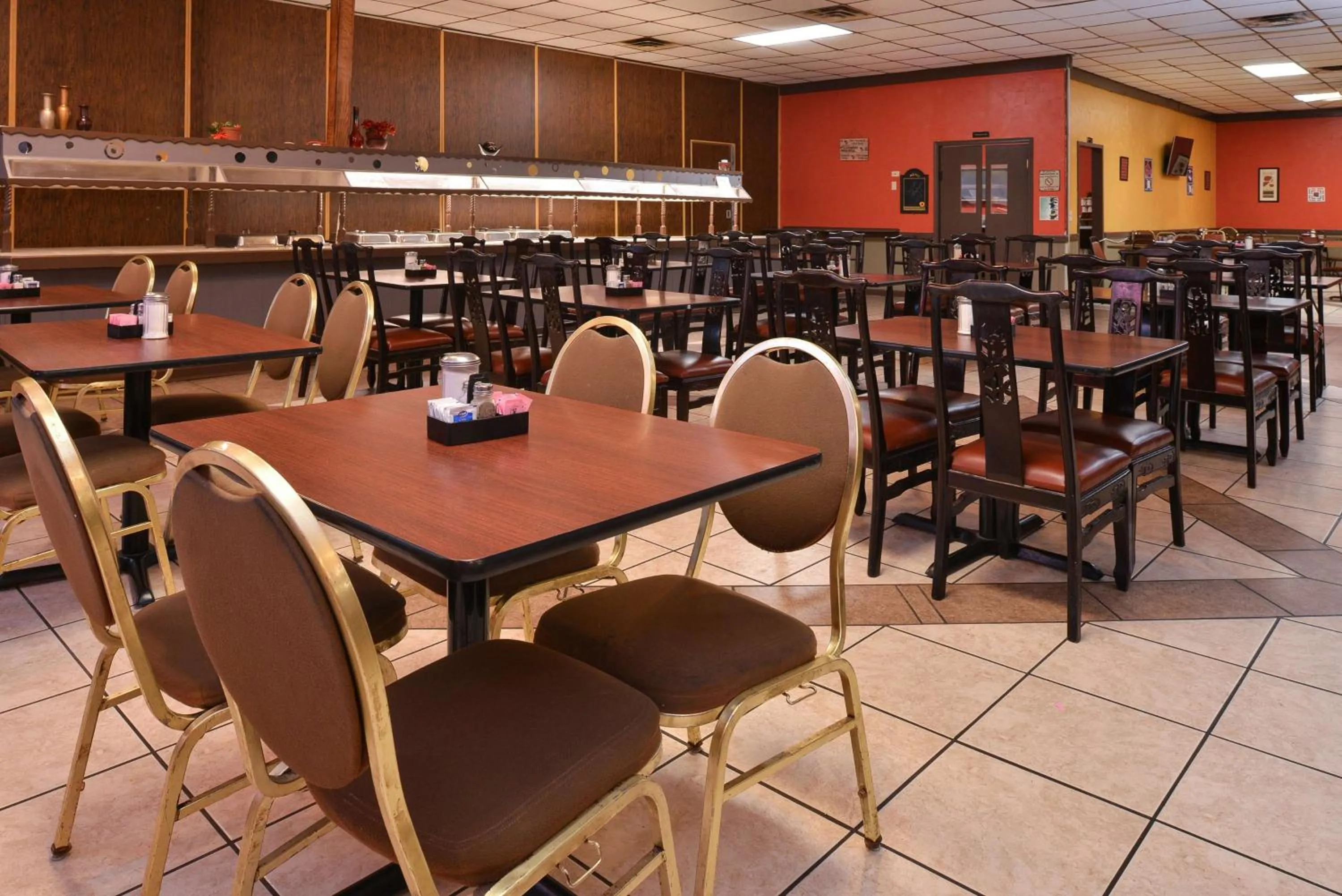 Restaurant/places to eat in Castle Inn & Suites Anadarko