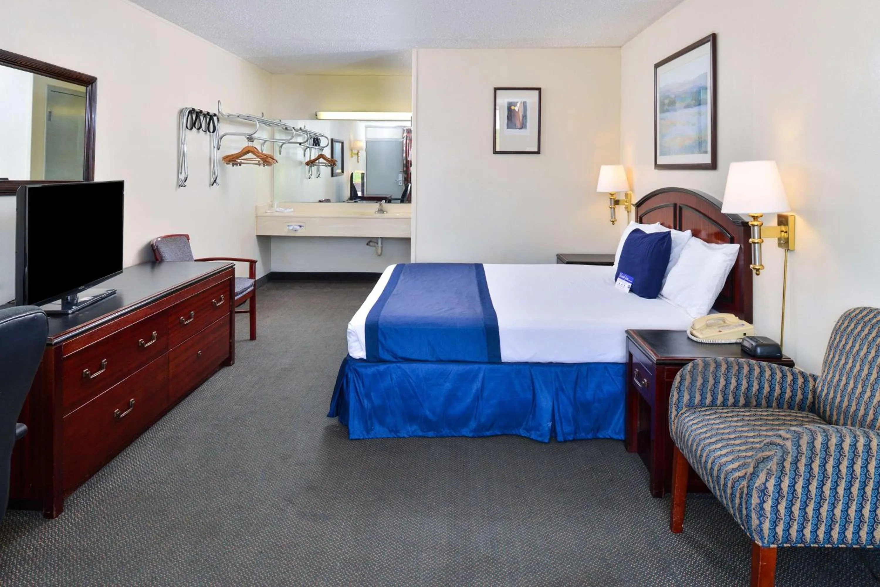 Bed in Castle Inn & Suites Anadarko