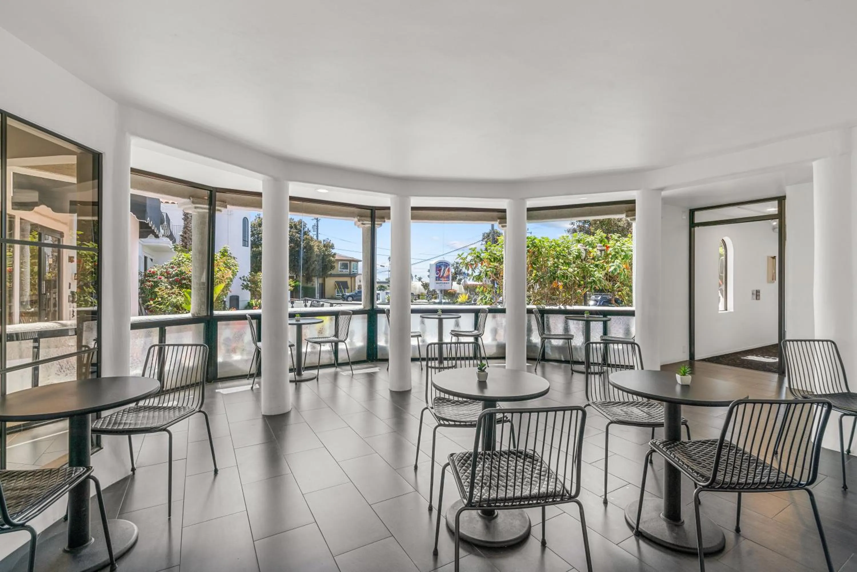 Breakfast in Masterpiece Hotel