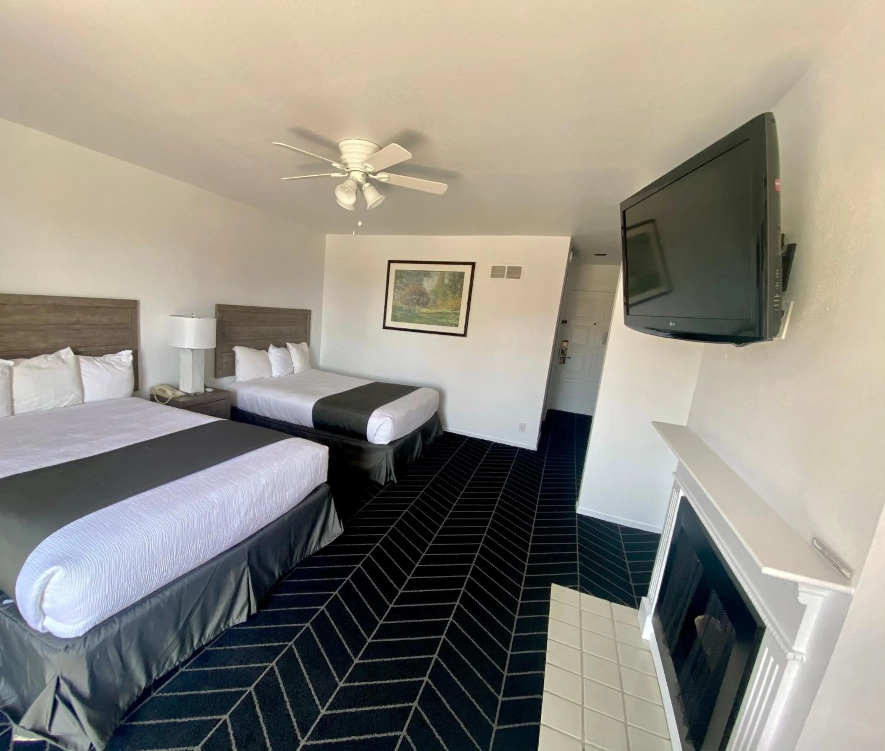 Bedroom, Bed in Masterpiece Hotel