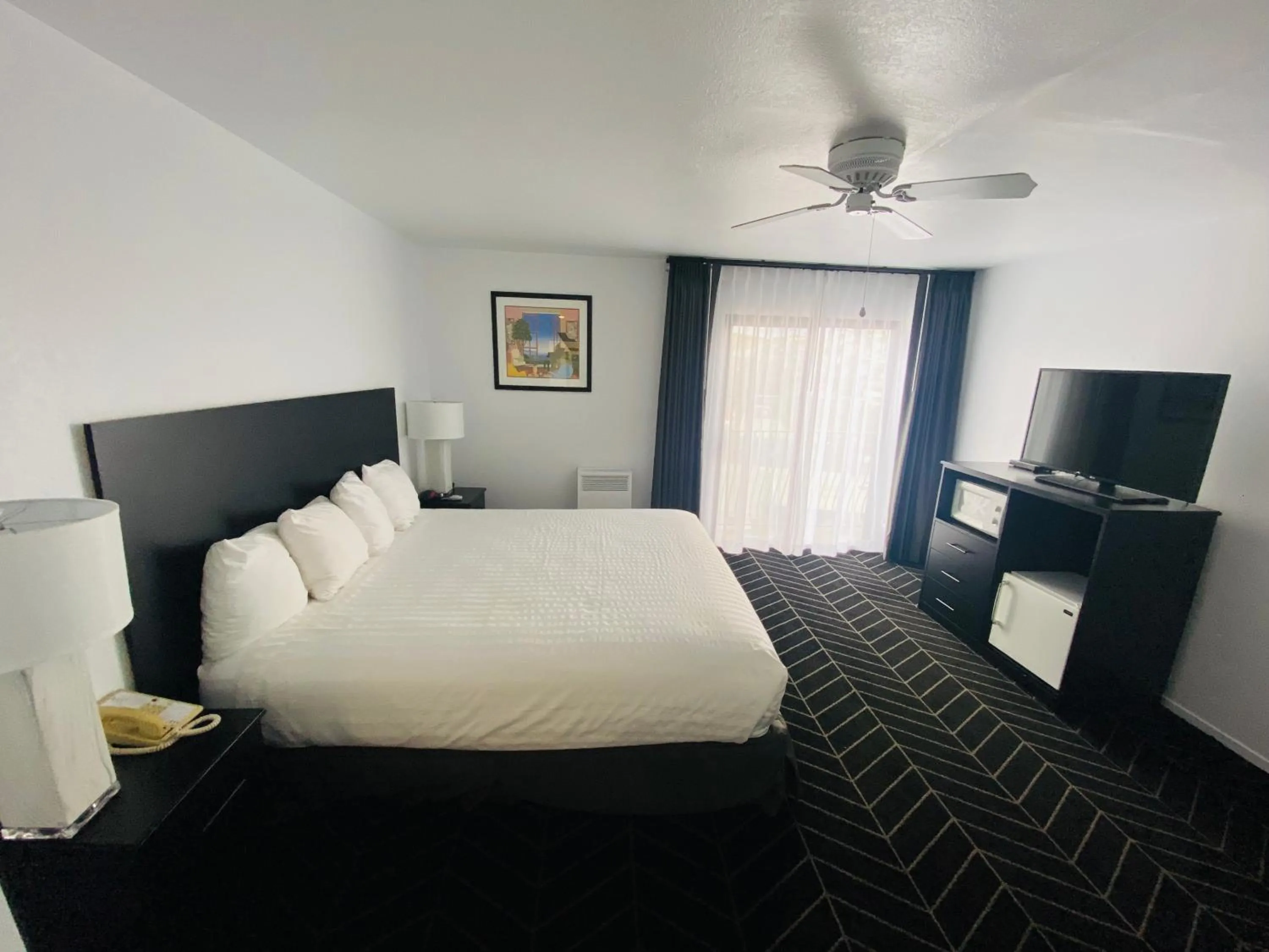 Bedroom, Bed in Masterpiece Hotel