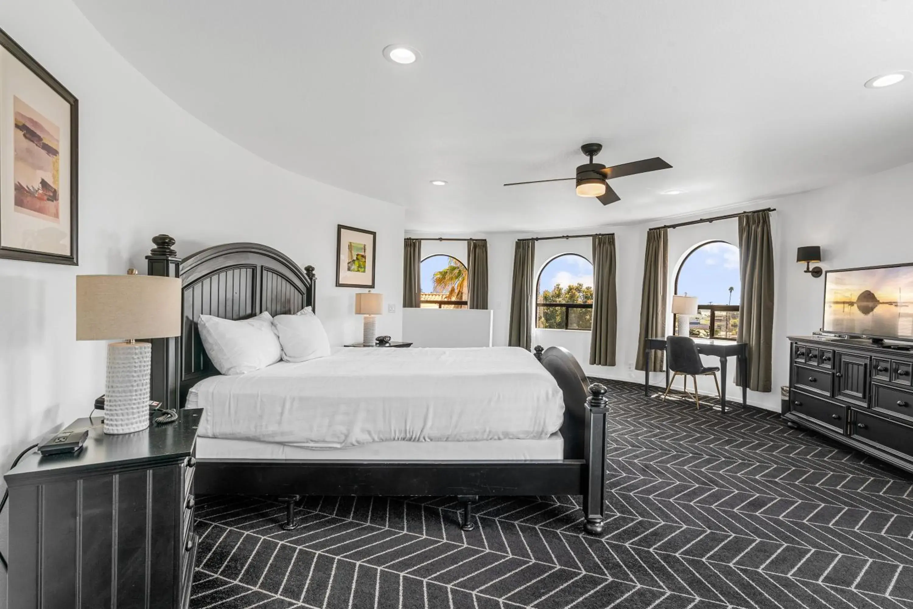 Bedroom, Bed in Masterpiece Hotel Bedroom, Bed in Masterpiece Hotel