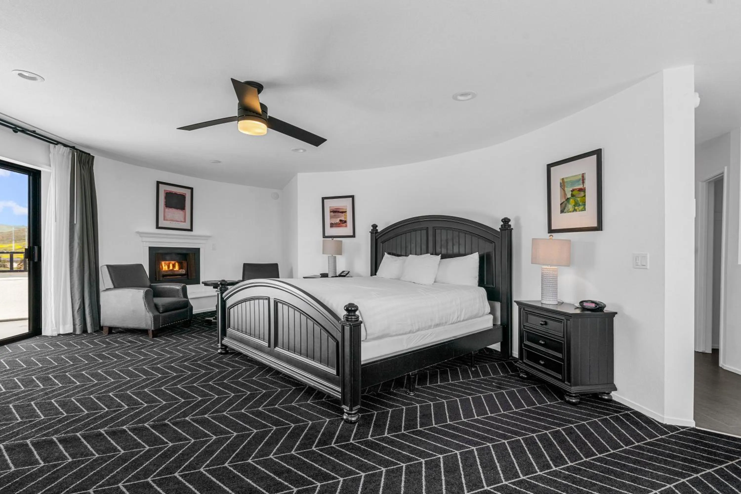 Bedroom, Bed in Masterpiece Hotel