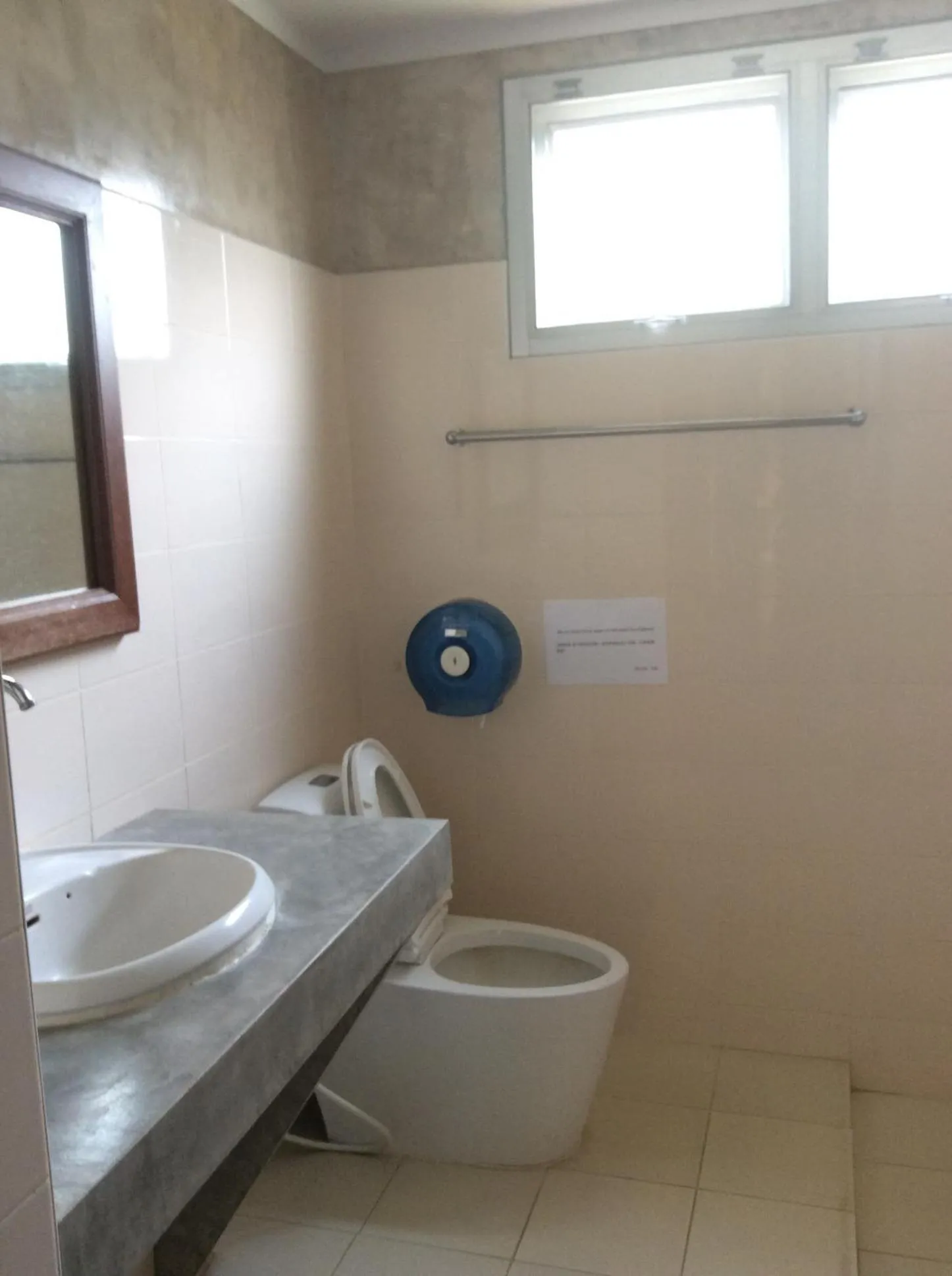 Bathroom in GongKaew HuenKum Hotel