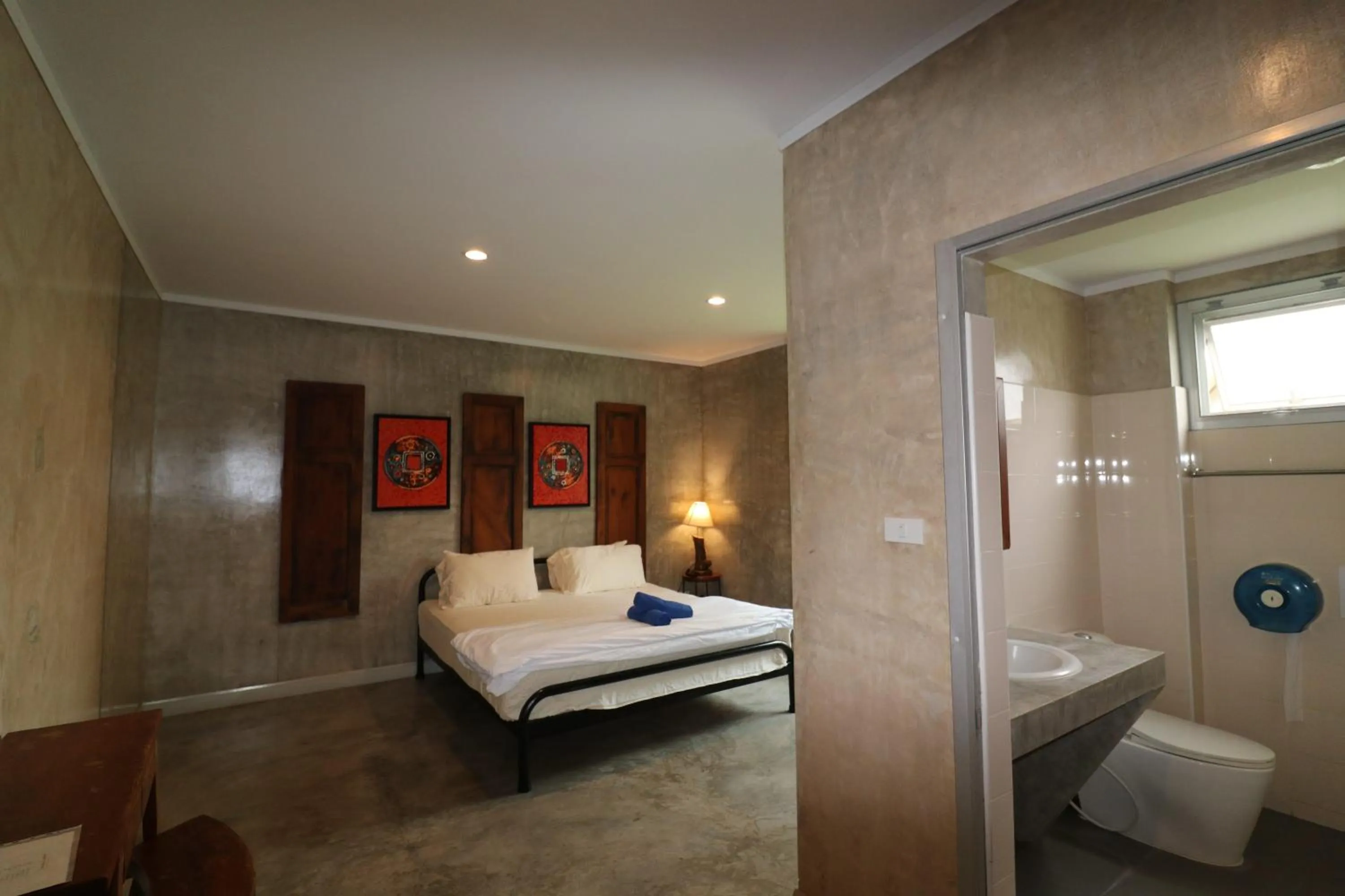 Bedroom, Bathroom in GongKaew HuenKum Hotel