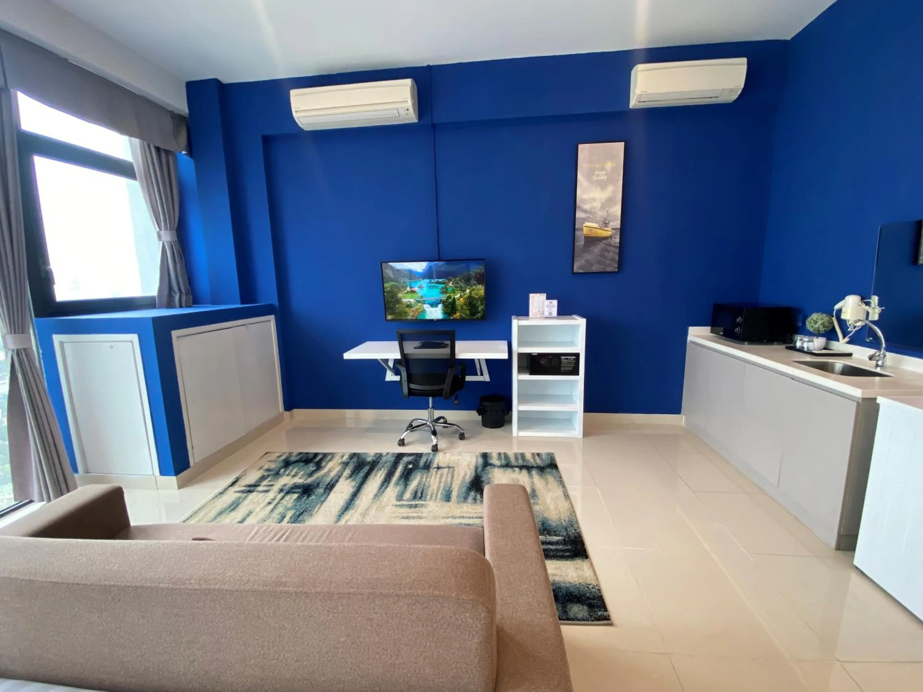 TV and multimedia in The Bridge Club