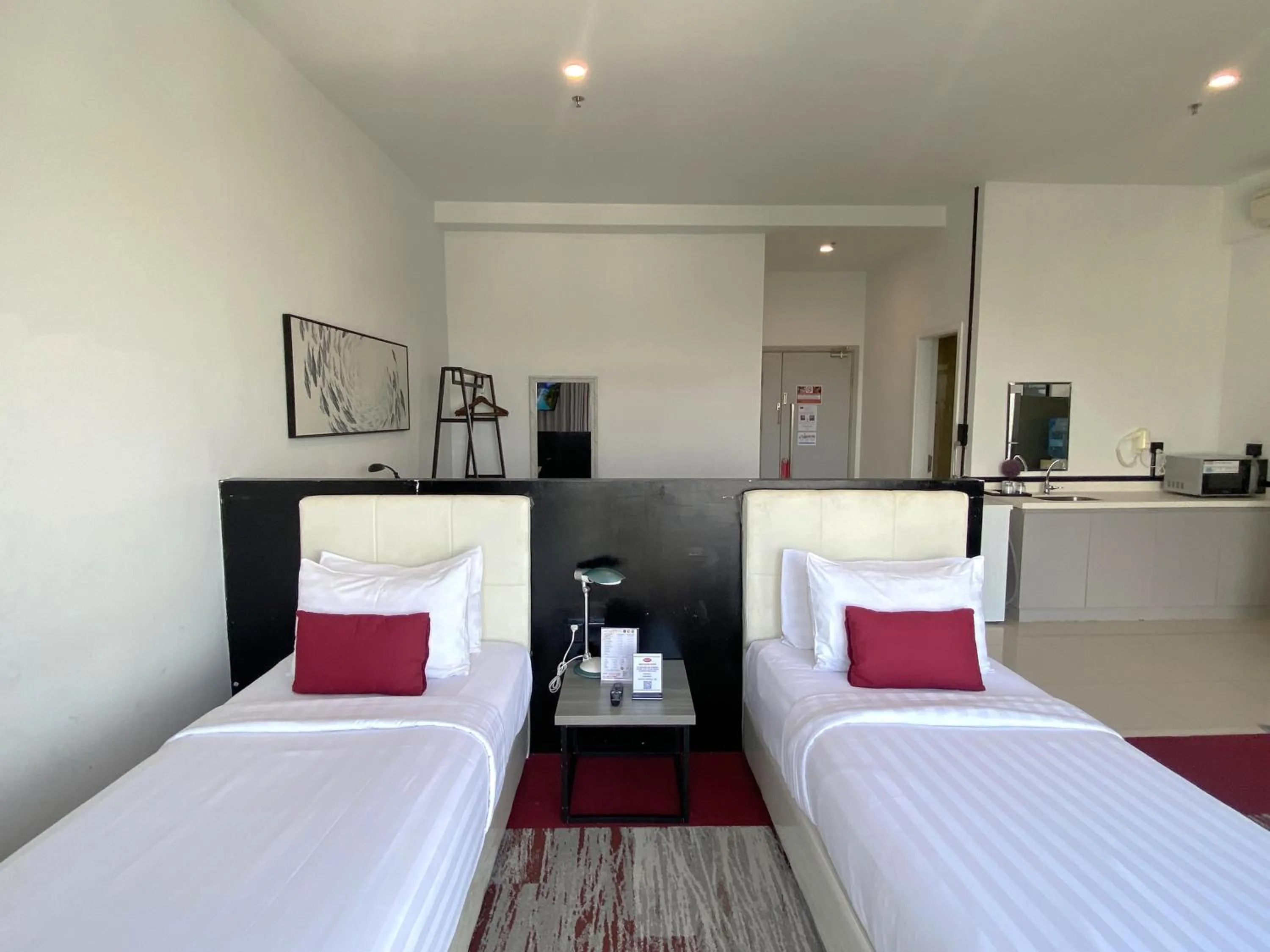 Bedroom, Bed in The Bridge Club