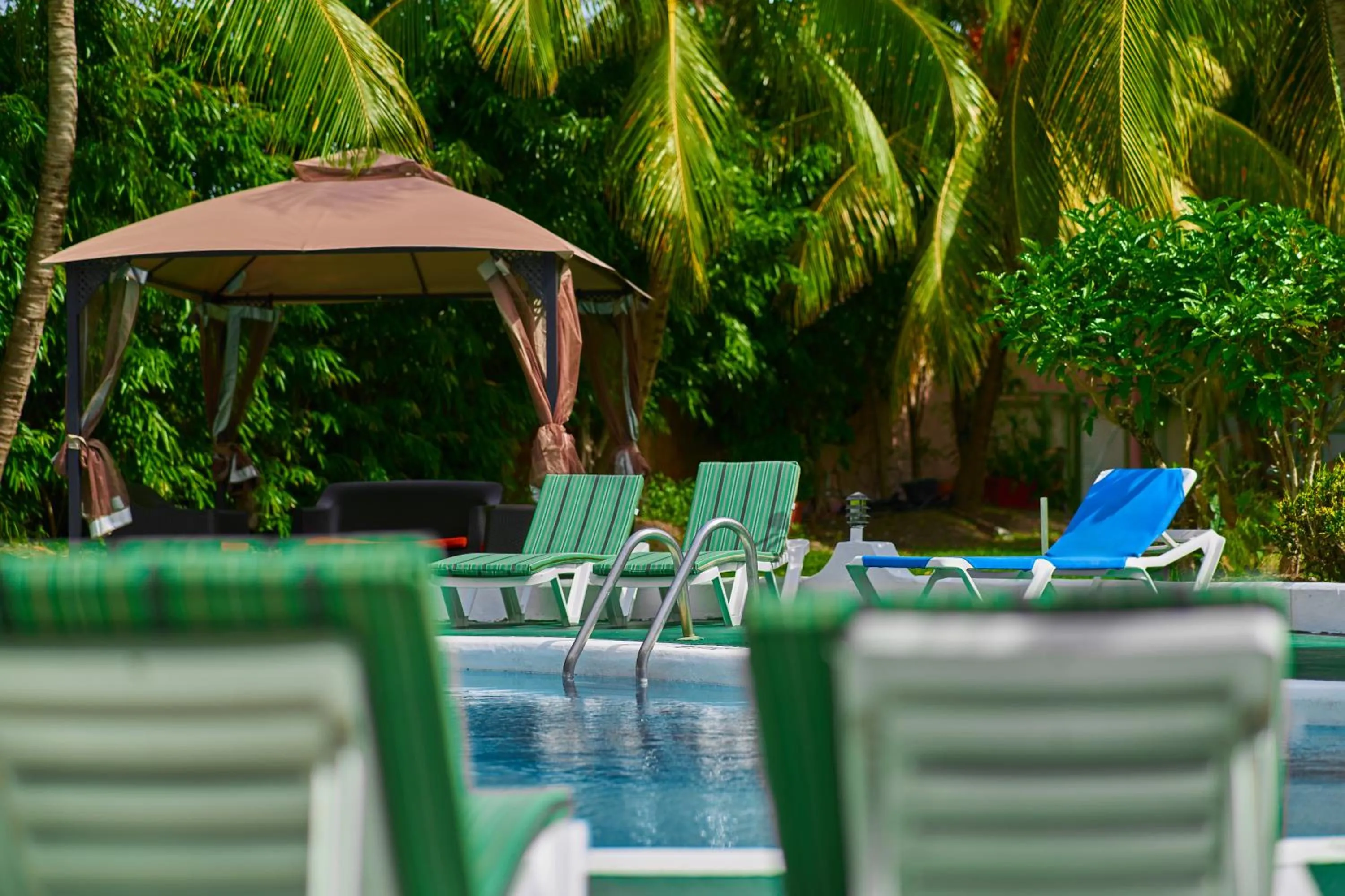 Swimming pool in Sunbay Hotel