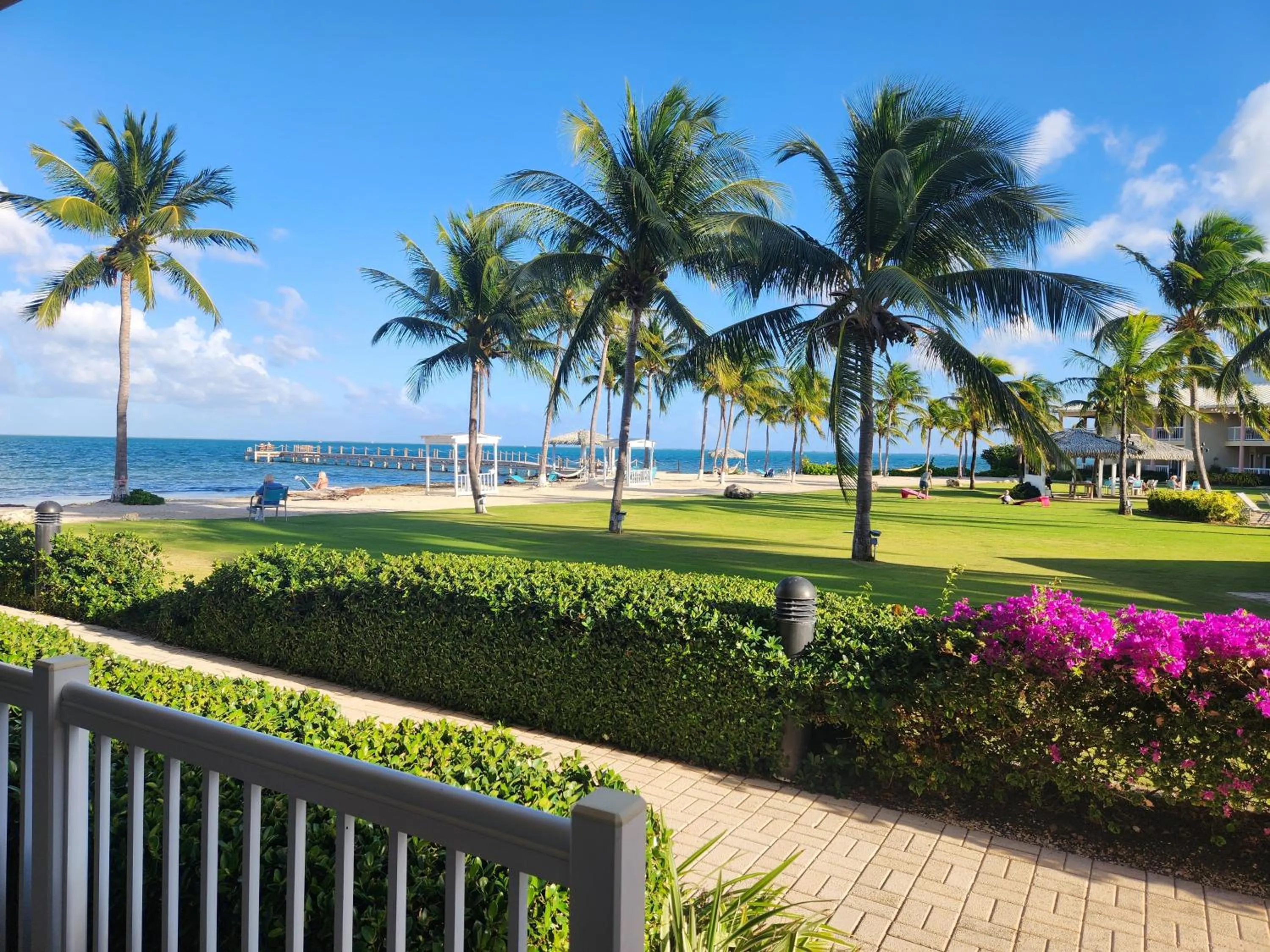 Photo of the whole room in Holiday Inn Resort Grand Cayman by IHG