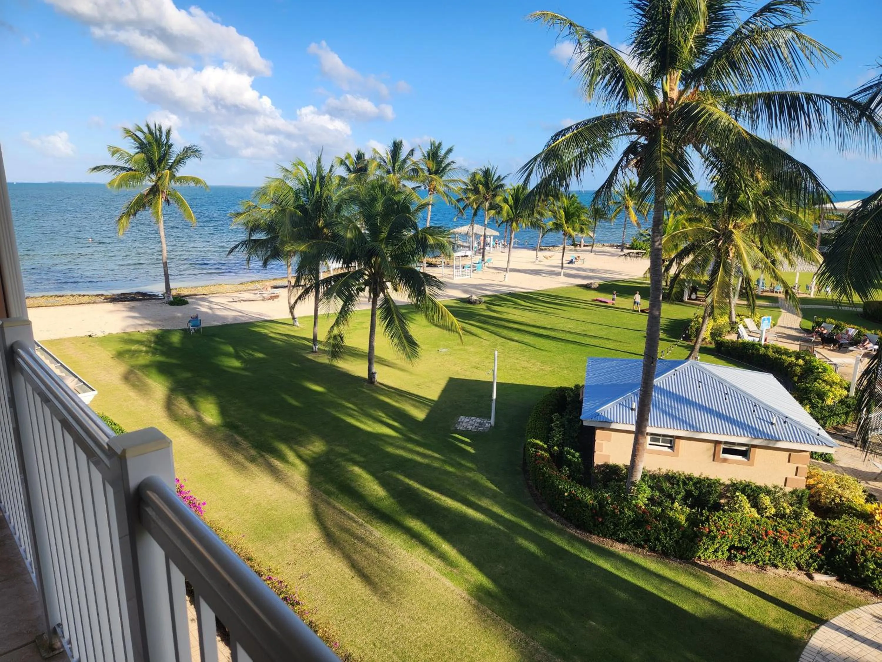 Photo of the whole room in Holiday Inn Resort Grand Cayman by IHG