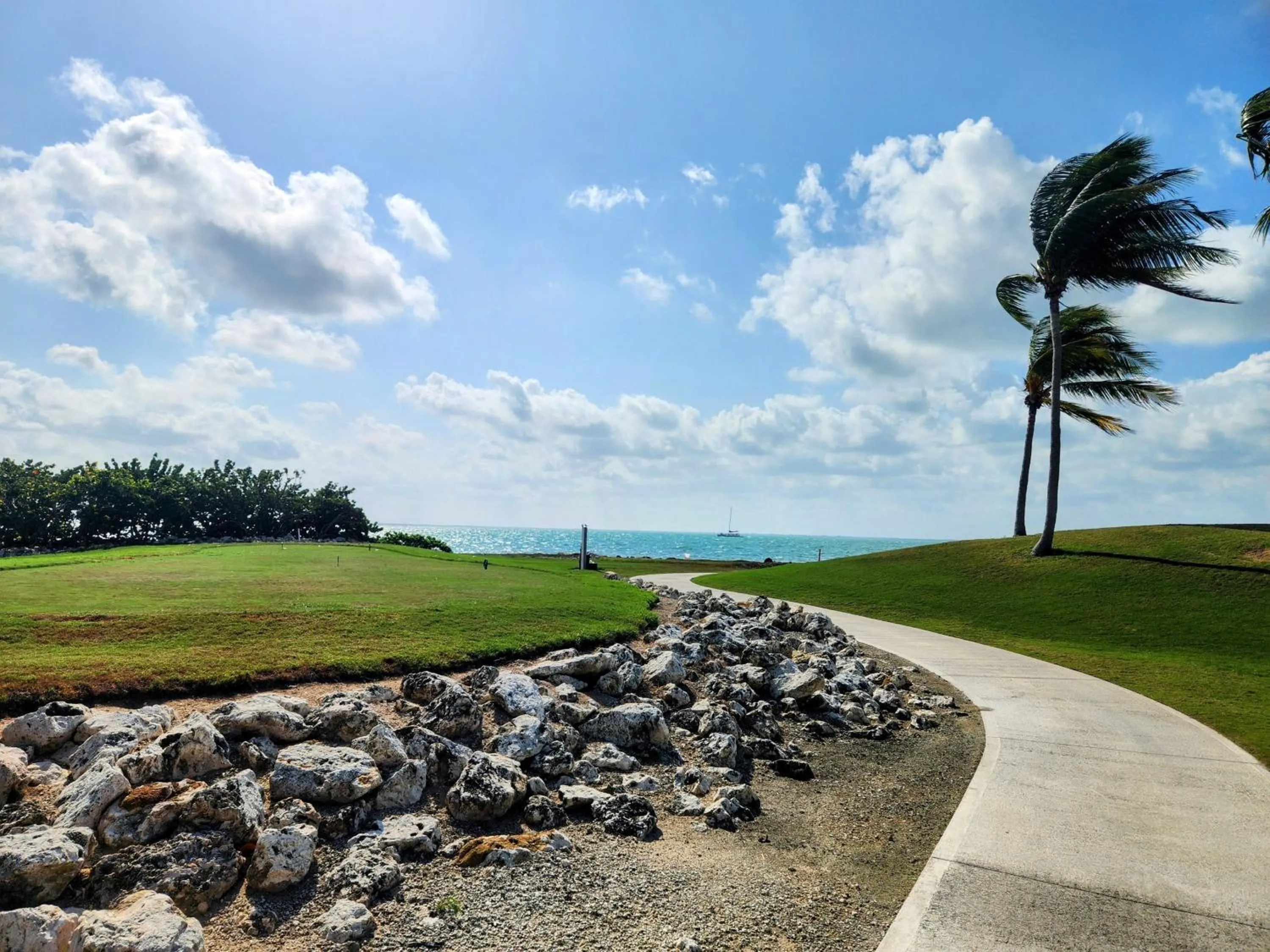 Area and facilities in Holiday Inn Resort Grand Cayman by IHG