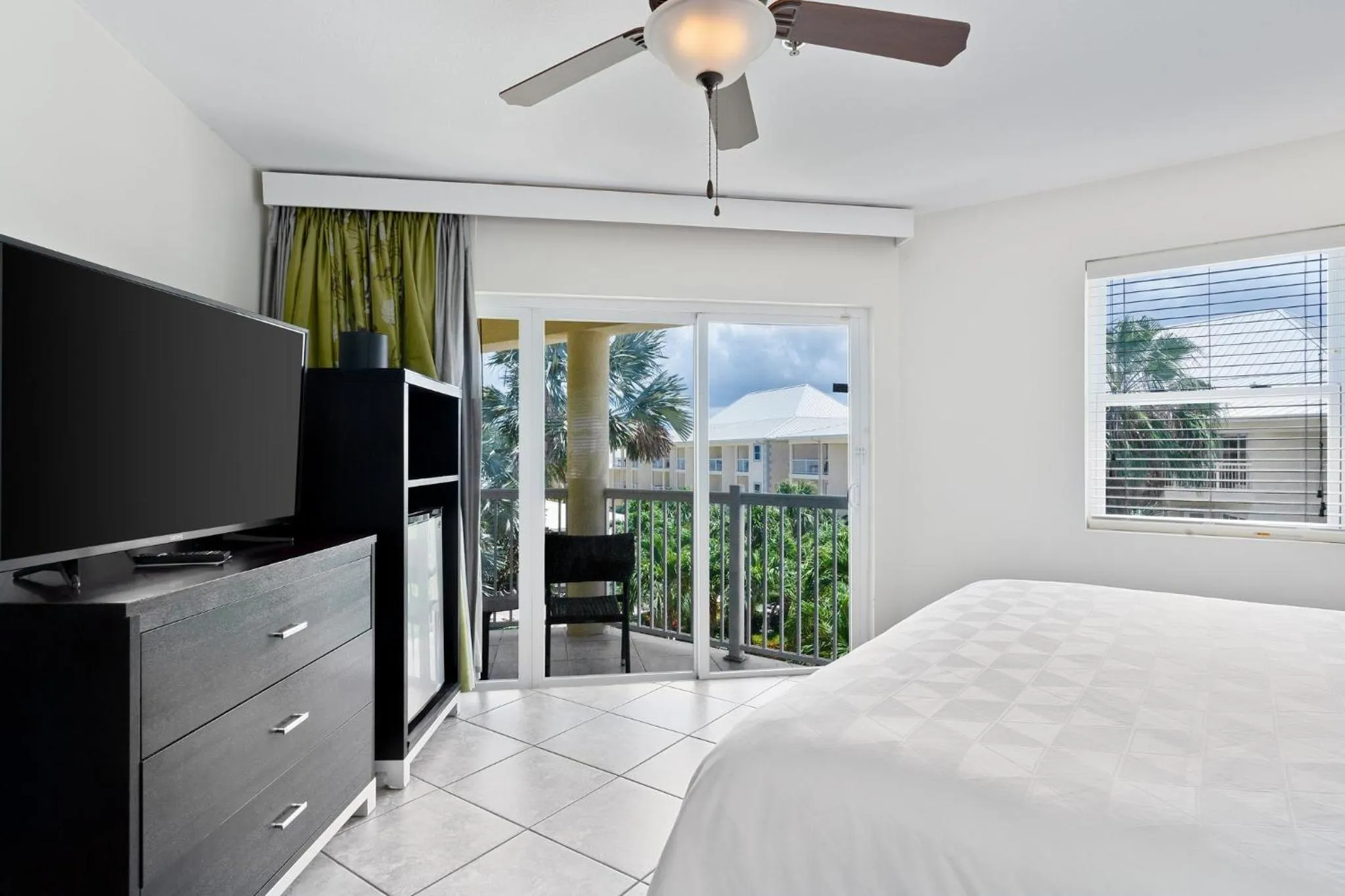 Photo of the whole room, Bed in Holiday Inn Resort Grand Cayman by IHG