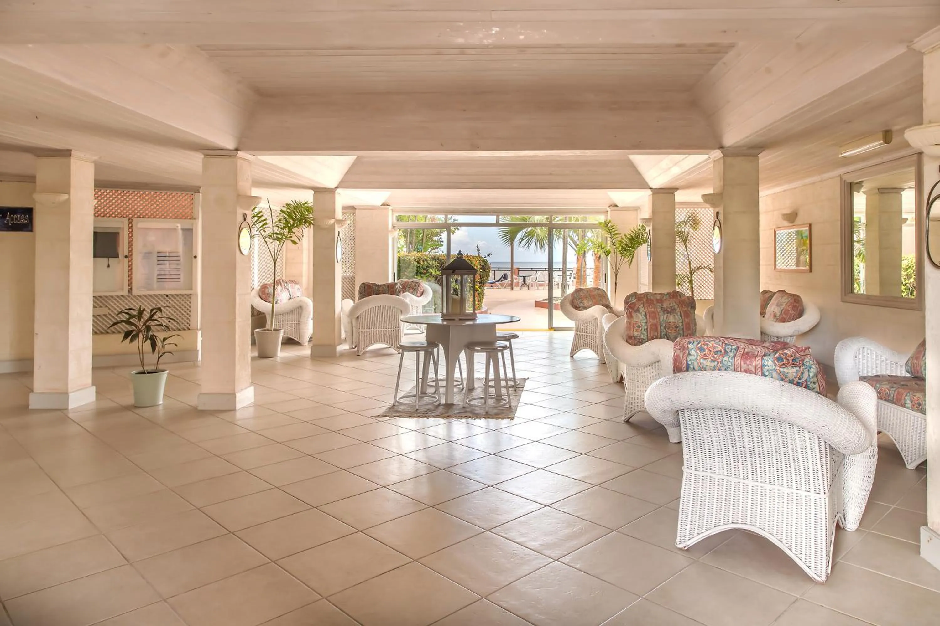 Communal lounge/ TV room in Barbados Beach Club Resort - All Inclusive