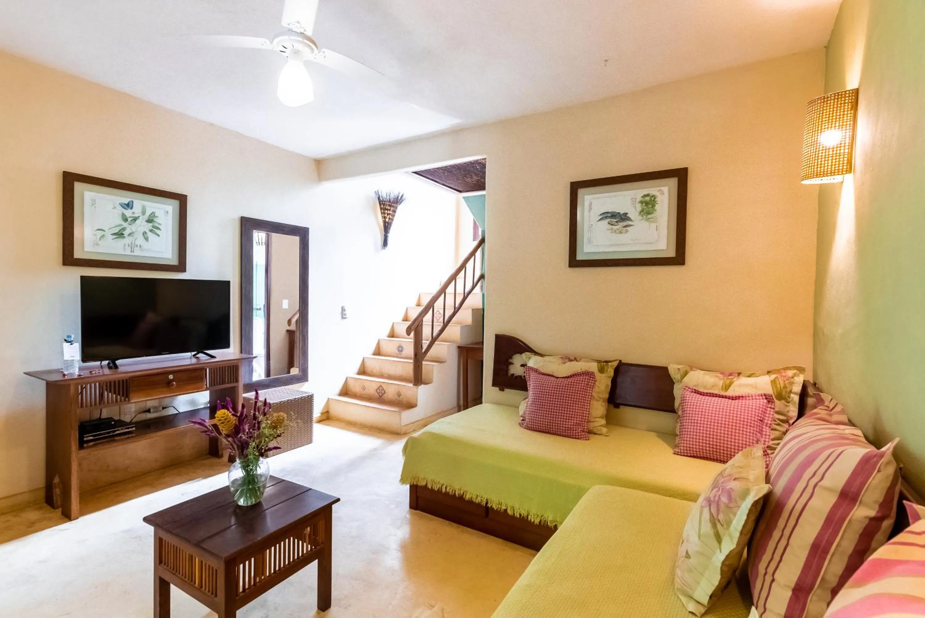 Communal lounge/ TV room in Mata N'ativa Pousada