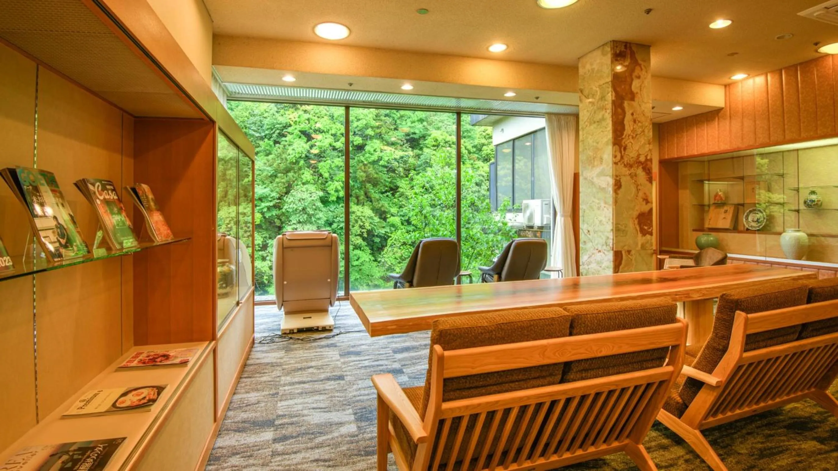 Lounge or bar in Shirasagiyu Tawaraya