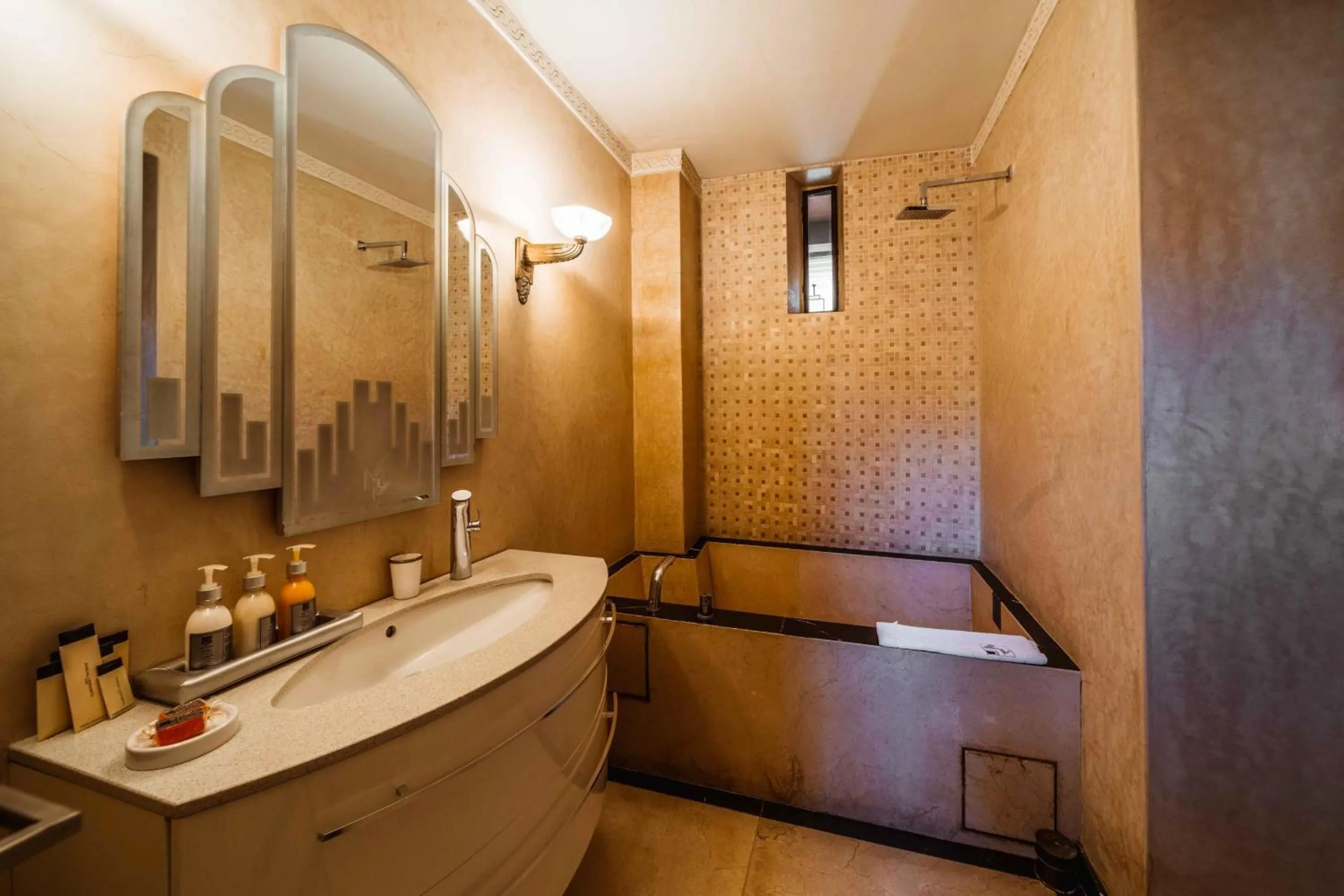 Bathroom in Villa Makassar