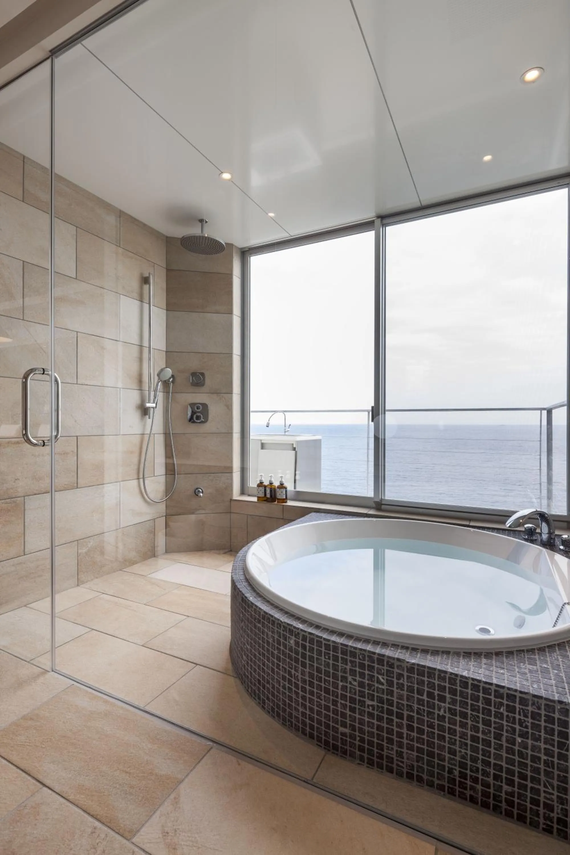 Hot Spring Bath, Bathroom in Umito Voyage Atami